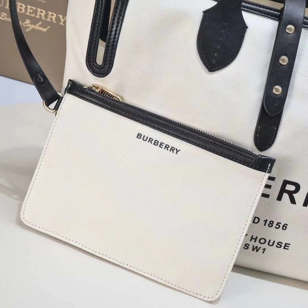 AllSeason 1061 Burberry AAA Quality Shoulder Bags For Women