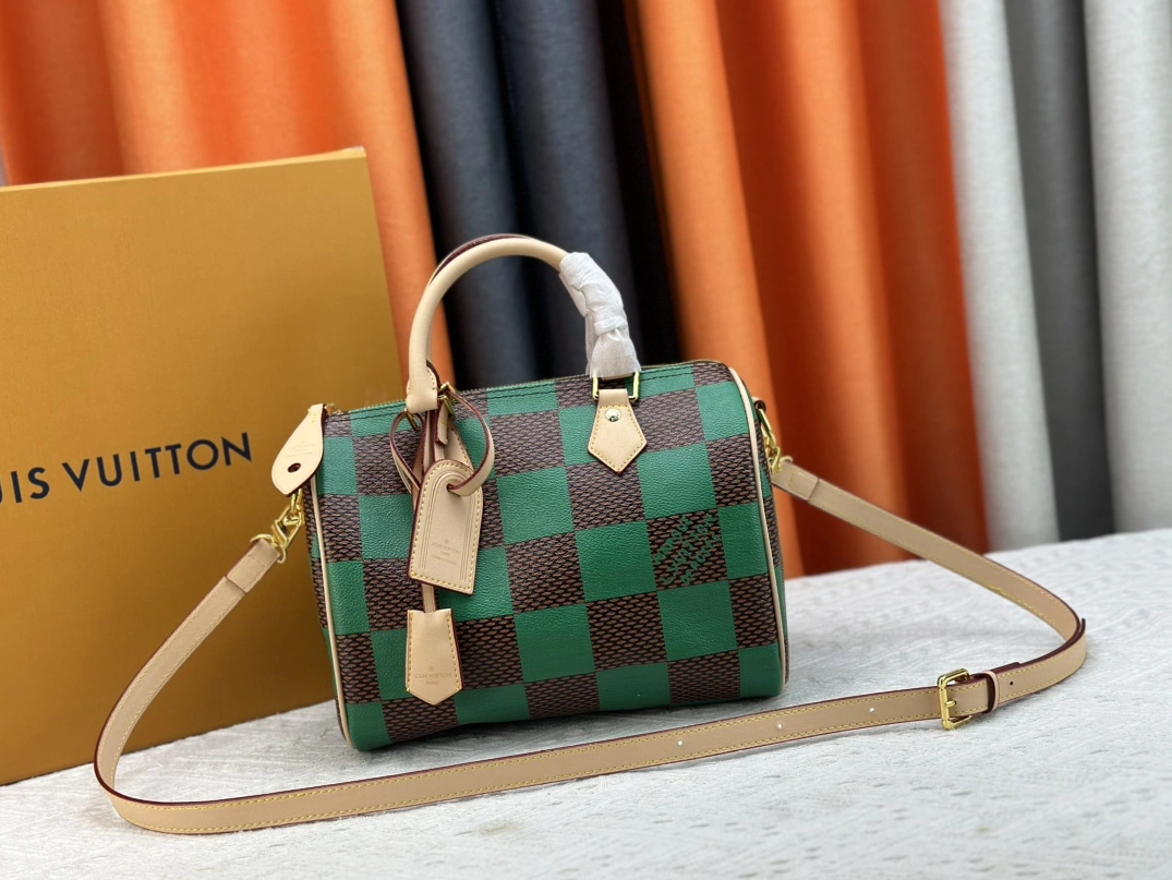 AllSeason 1072 Louis Vuitton AAA Quality Handbags For Women