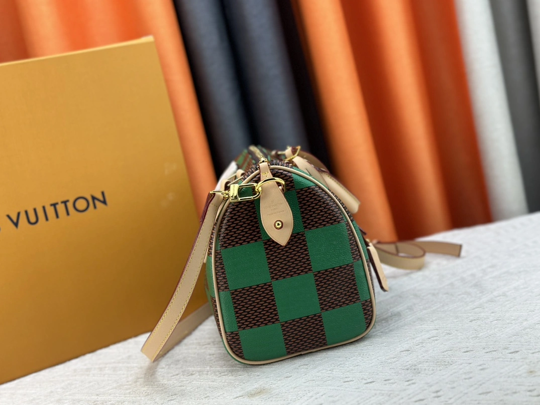 AllSeason 1072 Louis Vuitton AAA Quality Handbags For Women