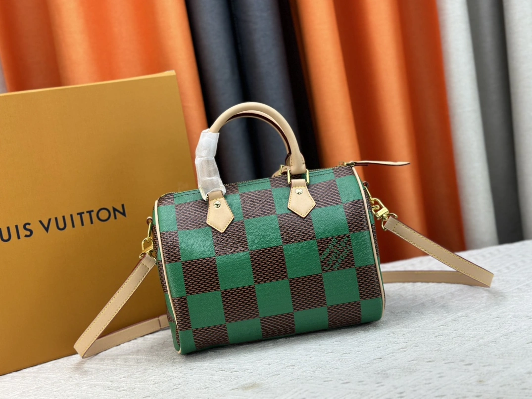 AllSeason 1072 Louis Vuitton AAA Quality Handbags For Women
