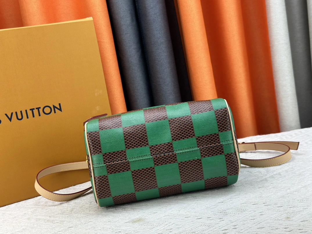 AllSeason 1072 Louis Vuitton AAA Quality Handbags For Women
