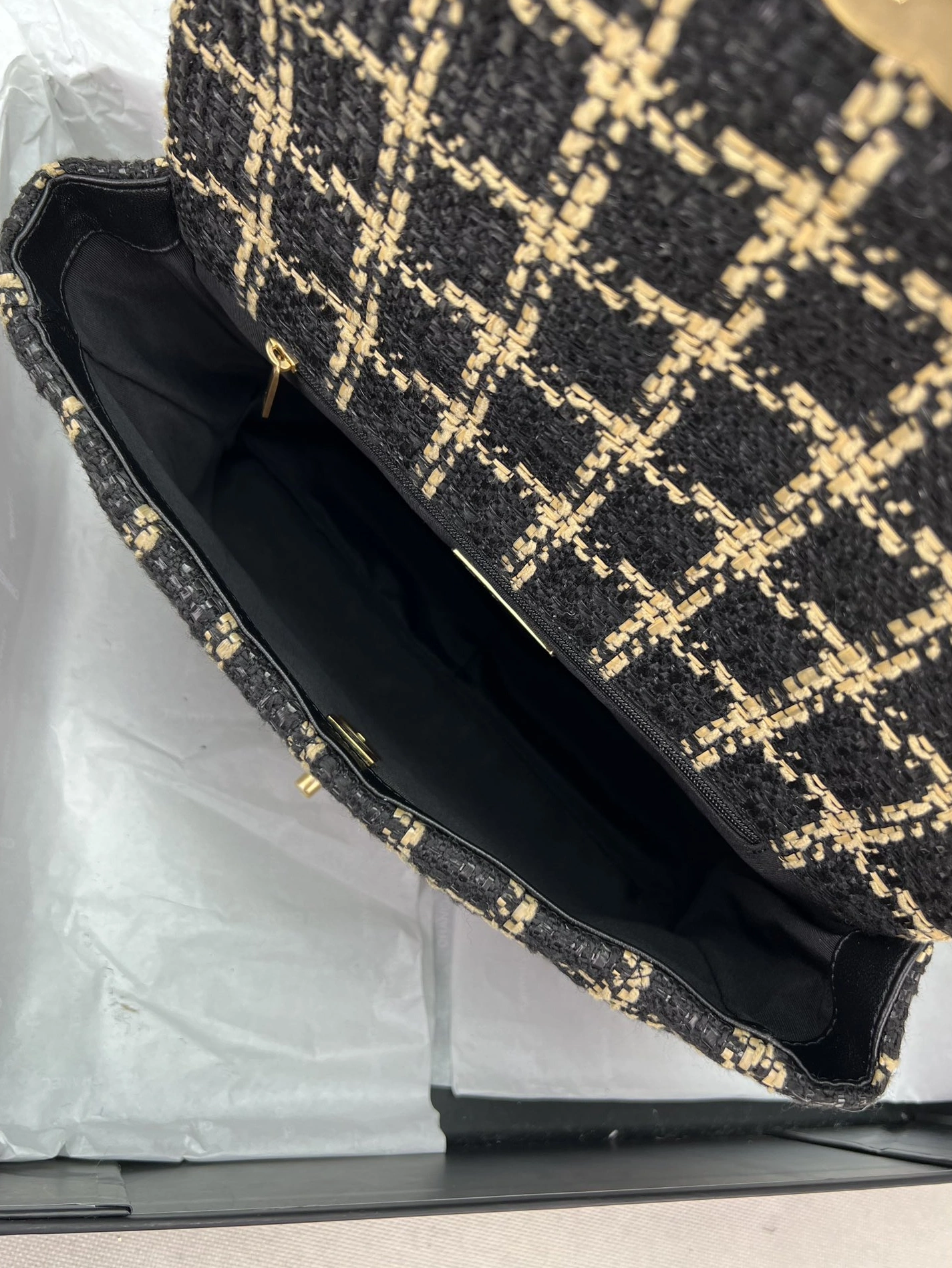 AllSeason 1086 Chanel AAA Quality Messenger Bags For Women