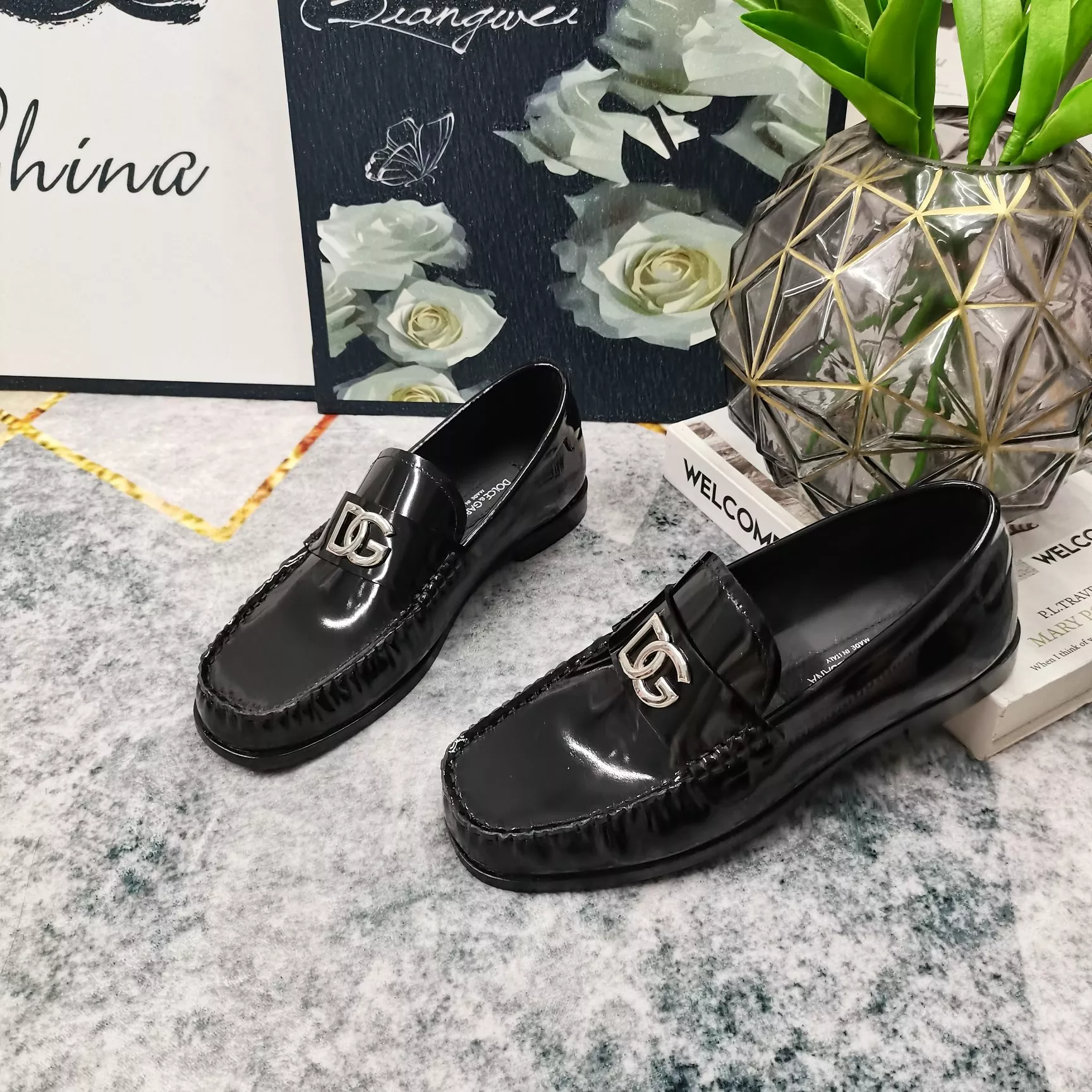 AllSeason 1139 Dolce & Gabbana D&G Leather Shoes For Women