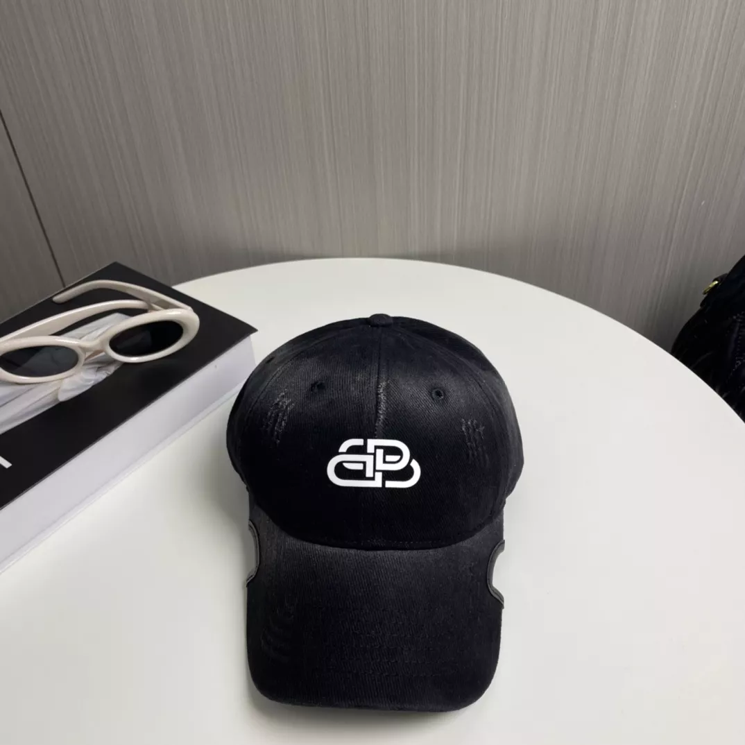 AllSeason 1152 Balenciaga Caps