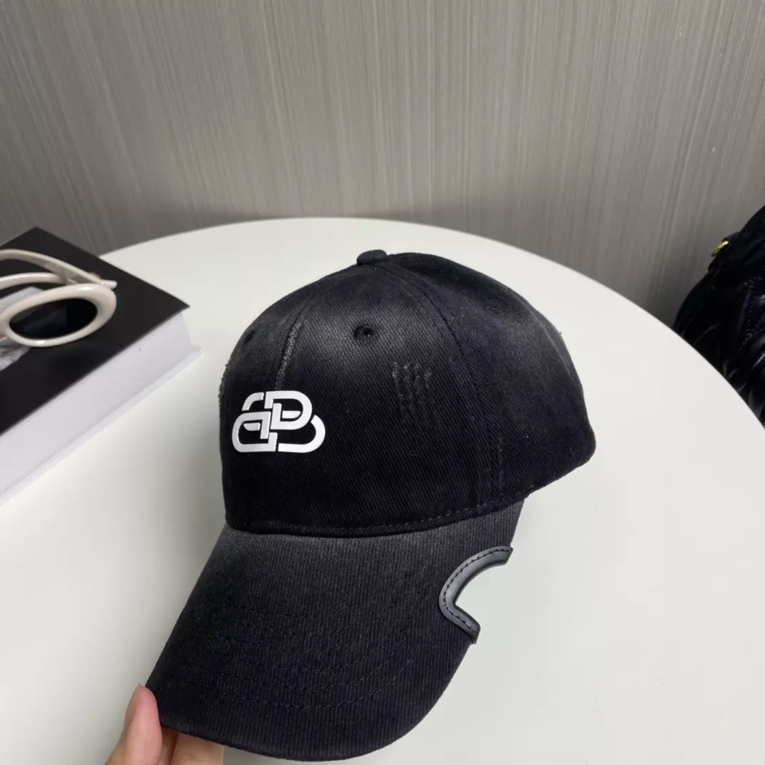 AllSeason 1152 Balenciaga Caps