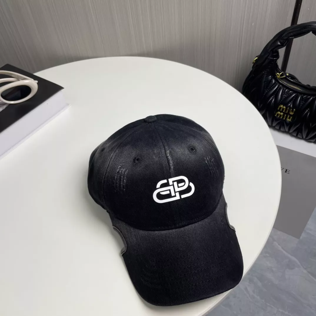 AllSeason 1152 Balenciaga Caps