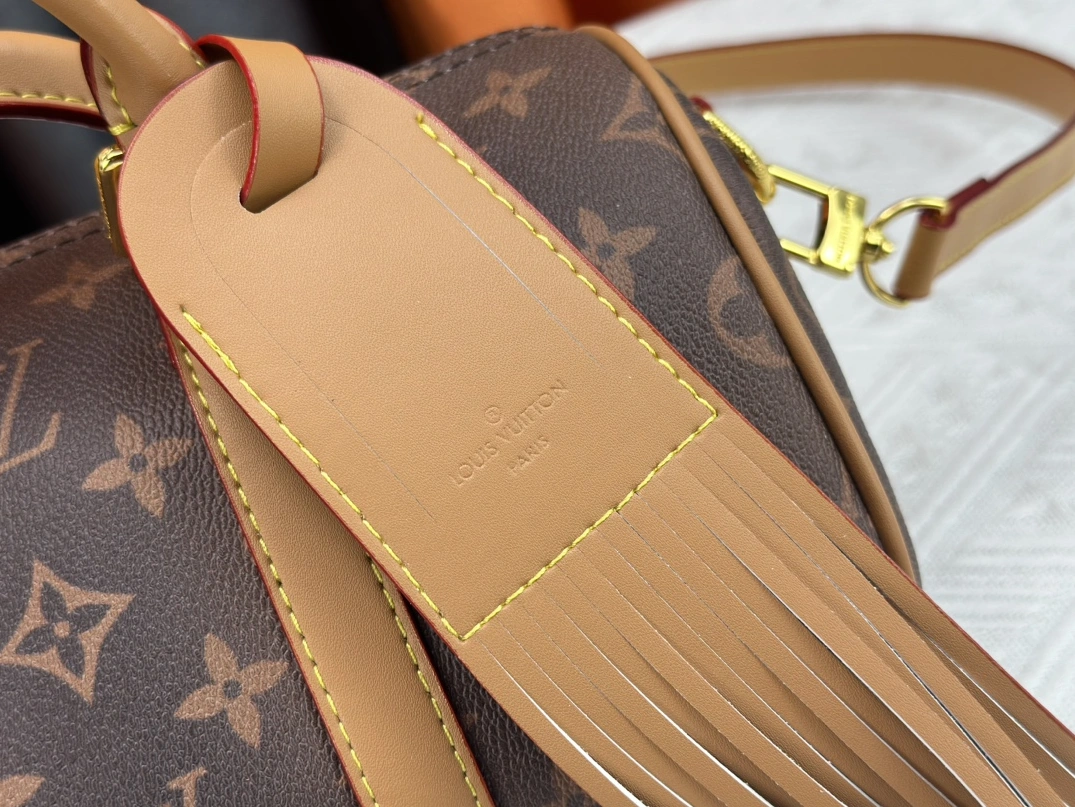 AllSeason 152 Louis Vuitton AAA Quality Handbags For Women
