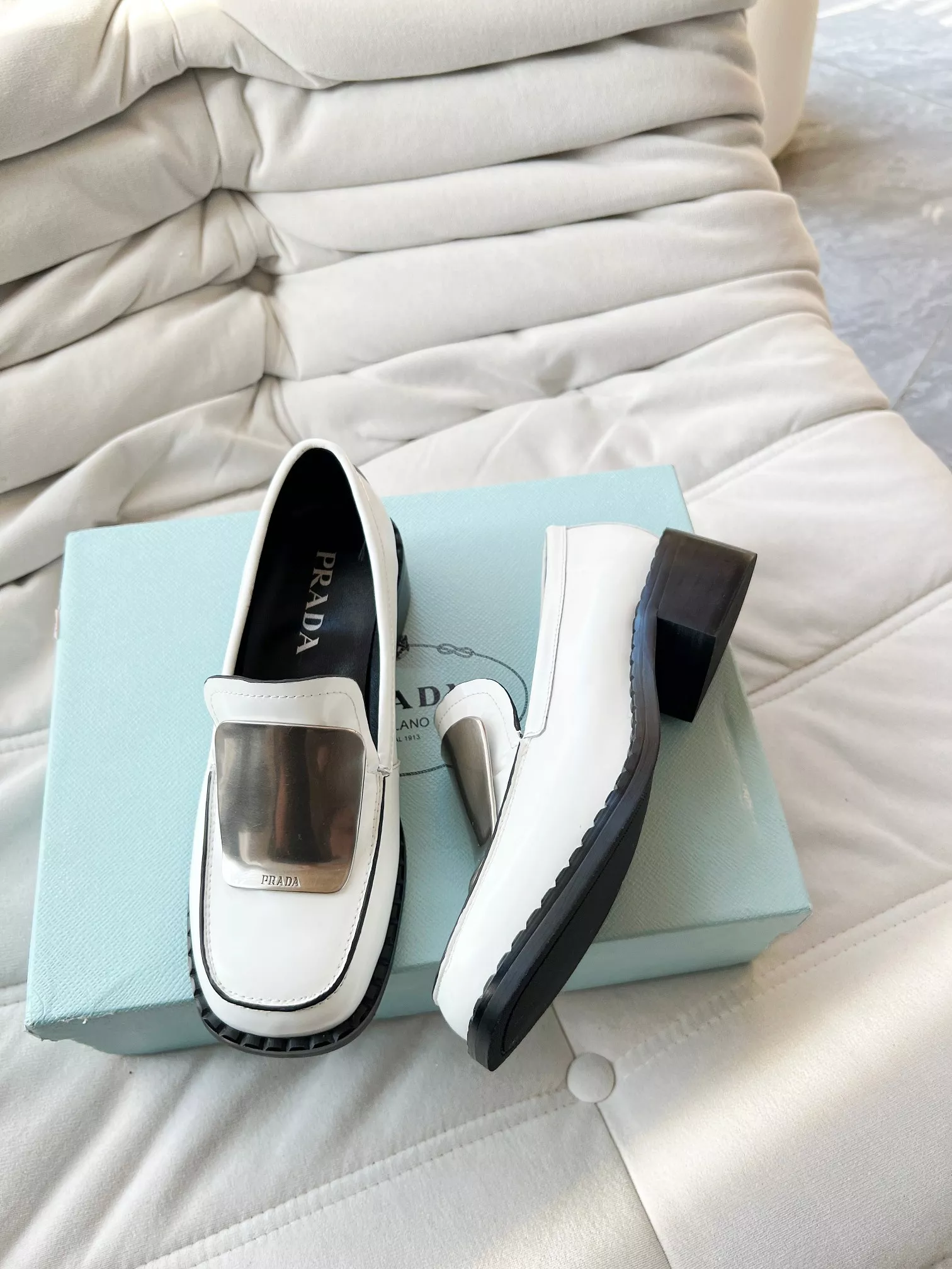 AllSeason 1977 Prada Leather Shoes For Women