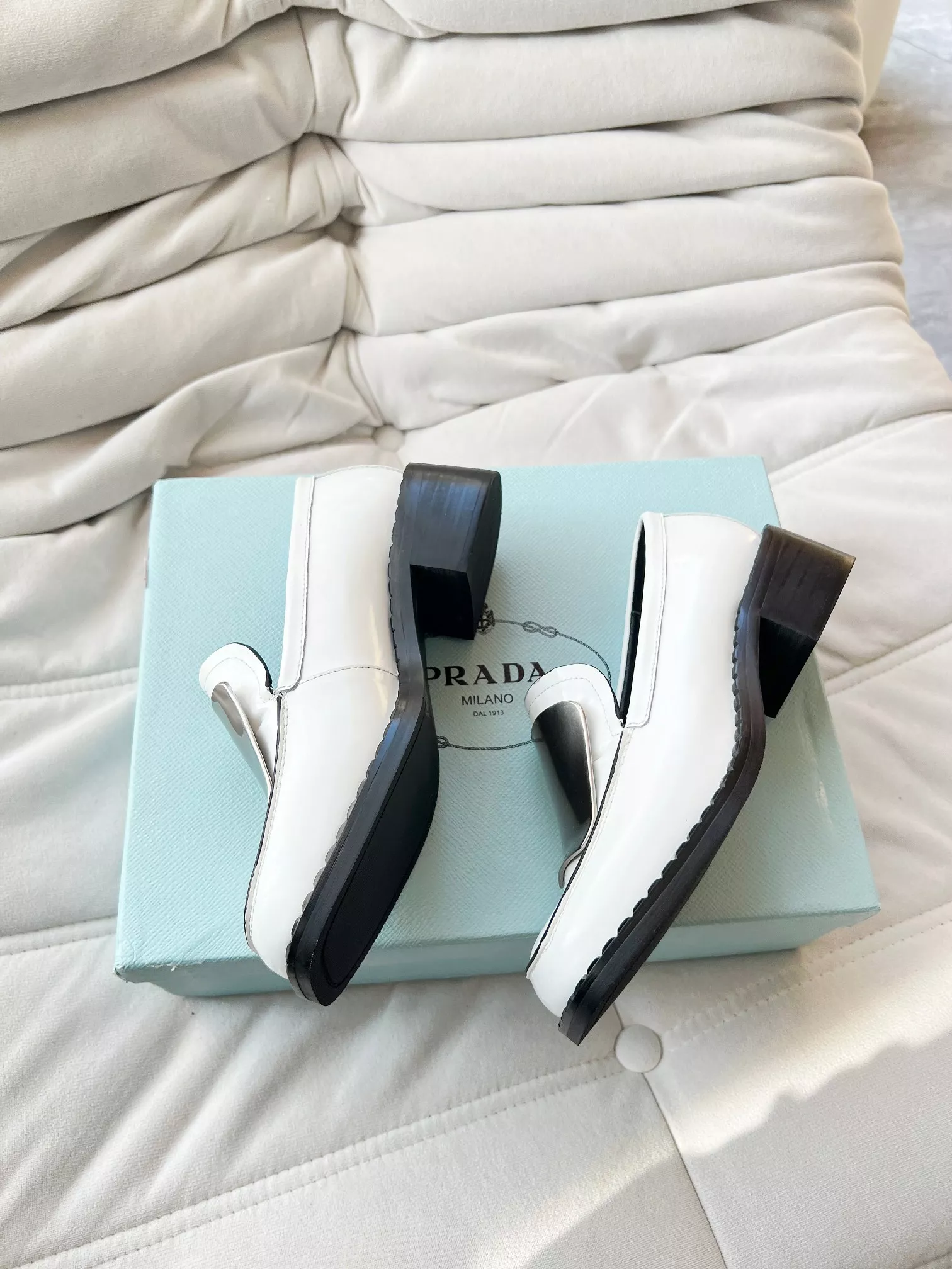 AllSeason 1977 Prada Leather Shoes For Women