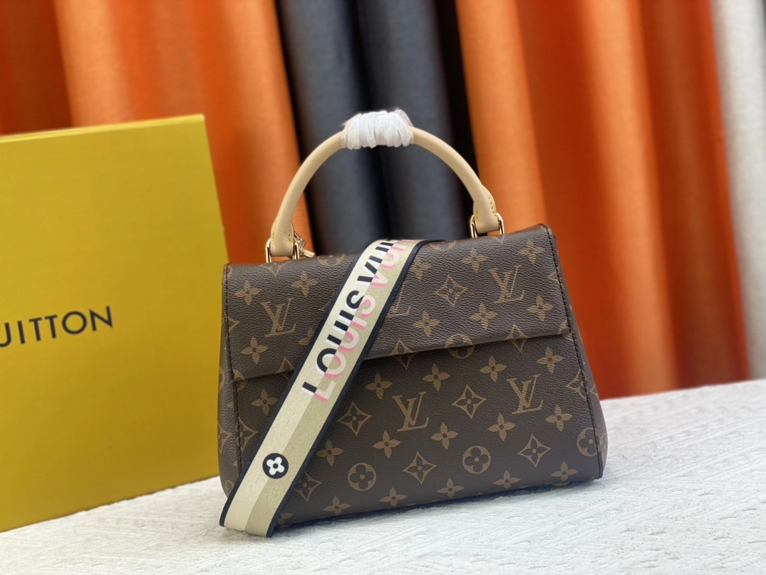 AllSeason 339 Louis Vuitton AAA Quality Handbags For Women