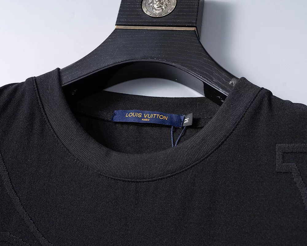 AllSeason 3449 Louis Vuitton LV T-Shirts Short Sleeved For Men