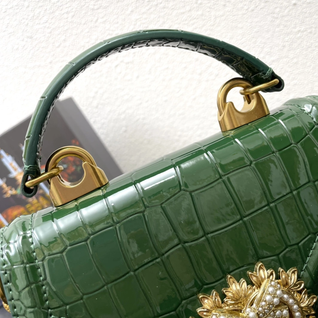 AllSeason 4032 Dolce & Gabbana D&G AAA Quality Messenger Bags For Women