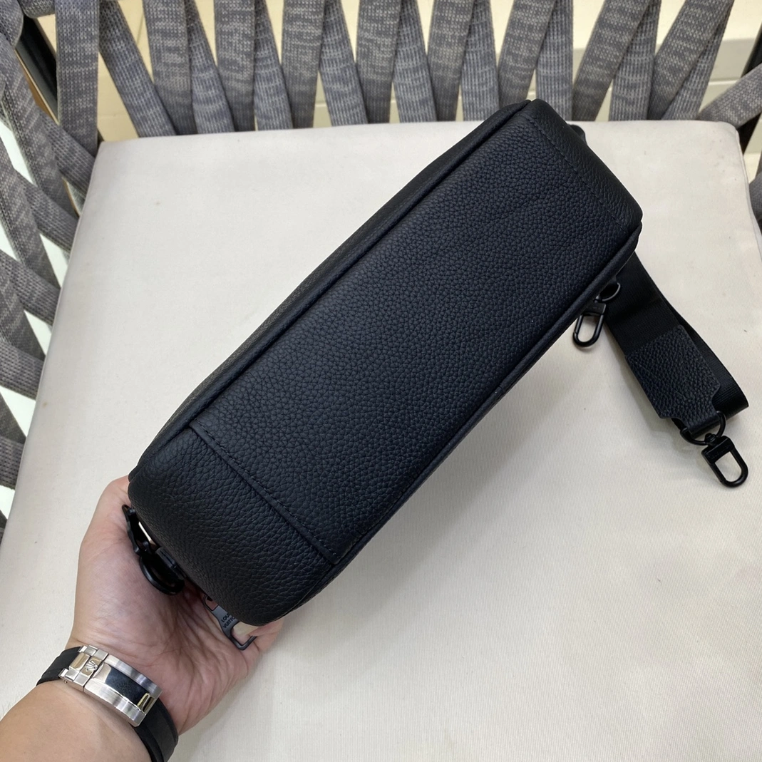 AllSeason 4070 Louis Vuitton AAA Man Messenger Bags