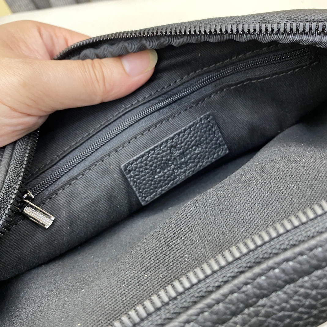 AllSeason 4070 Louis Vuitton AAA Man Messenger Bags