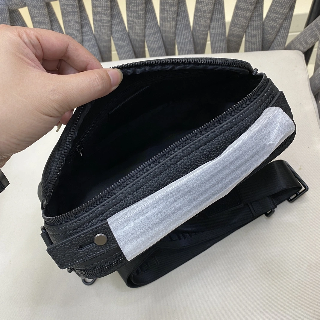 AllSeason 4070 Louis Vuitton AAA Man Messenger Bags
