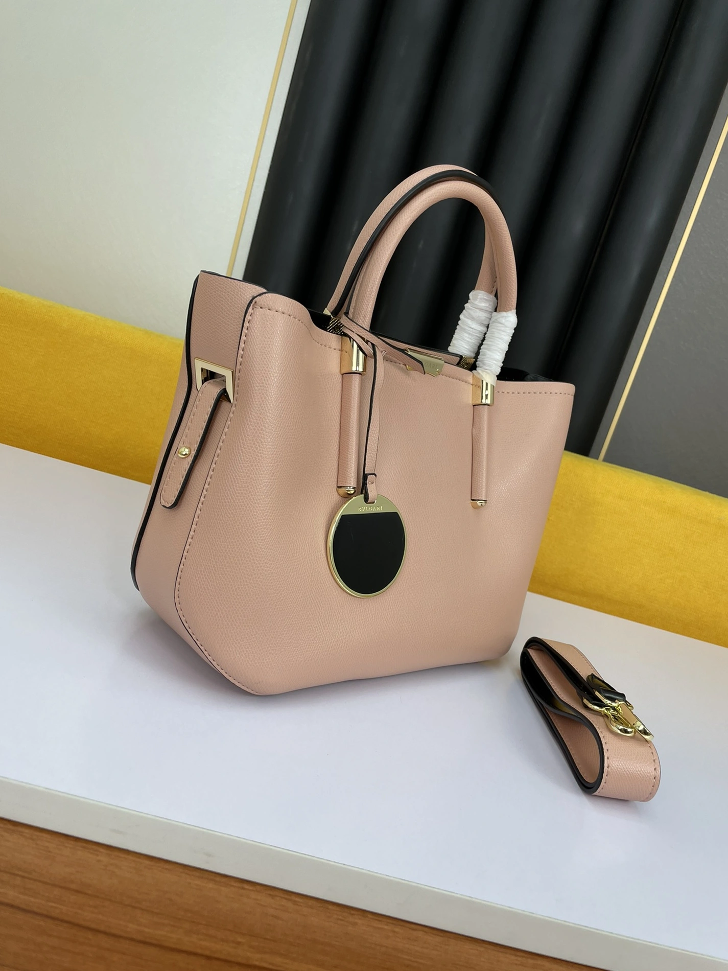 AllSeason 4445 Bvlgari AAA Quality Handbags For Women