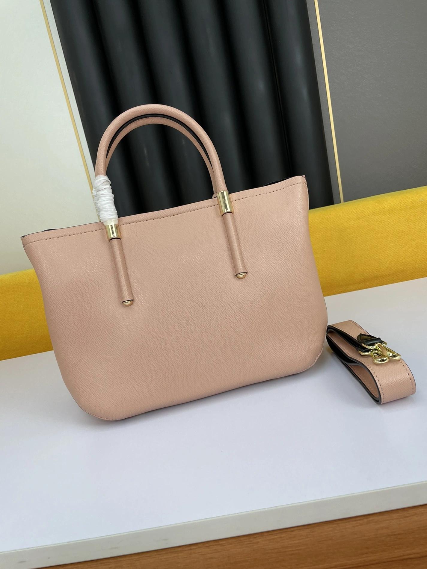 AllSeason 4445 Bvlgari AAA Quality Handbags For Women