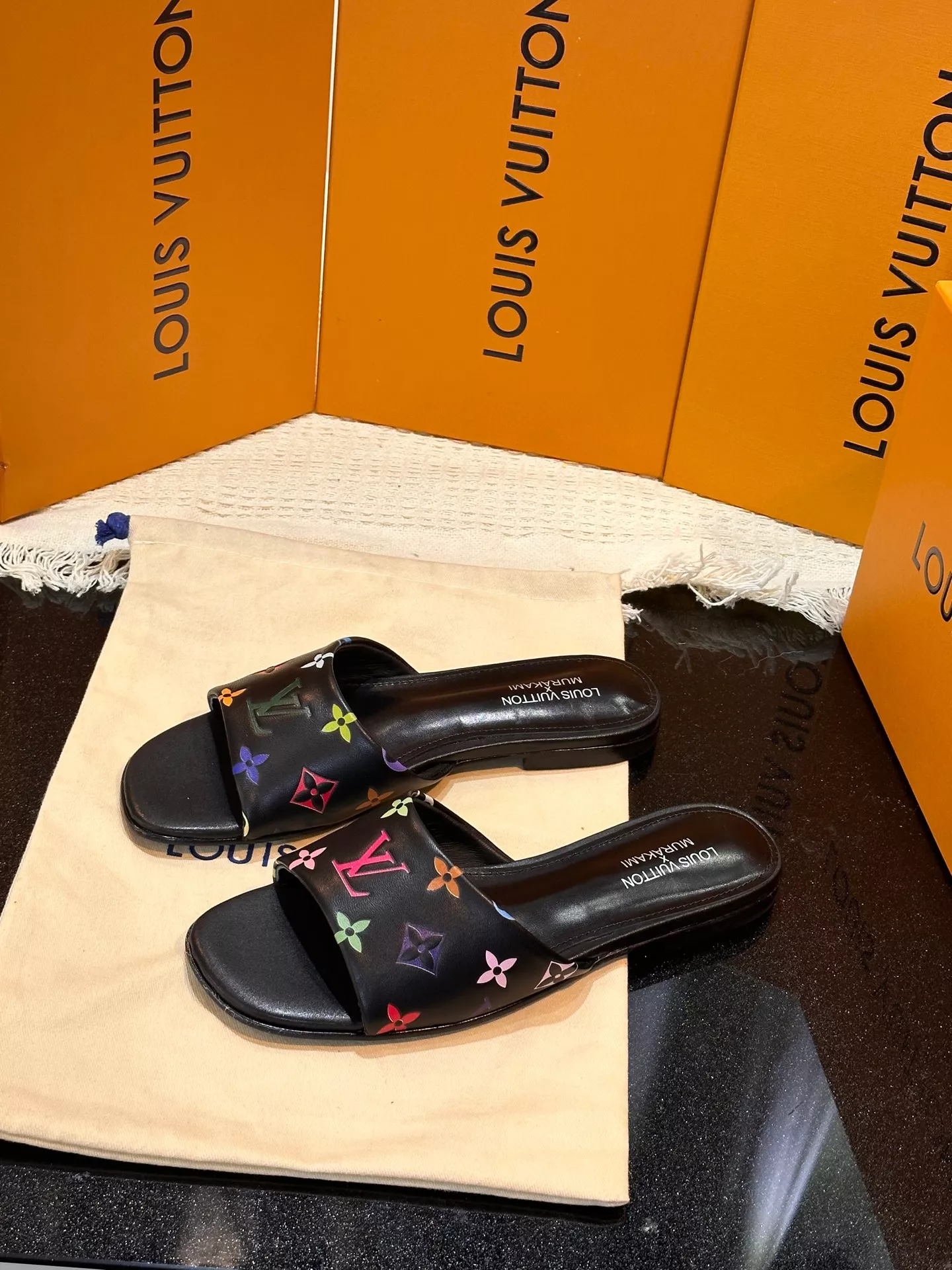 AllSeason 4660 Louis Vuitton Slippers For Women