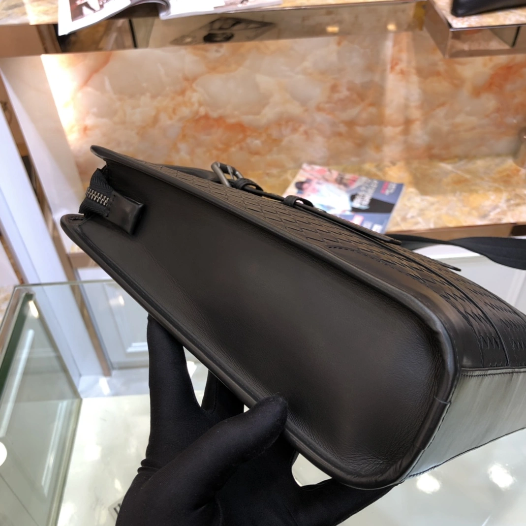 AllSeason 4962 Bottega Veneta AAA Man Handbags