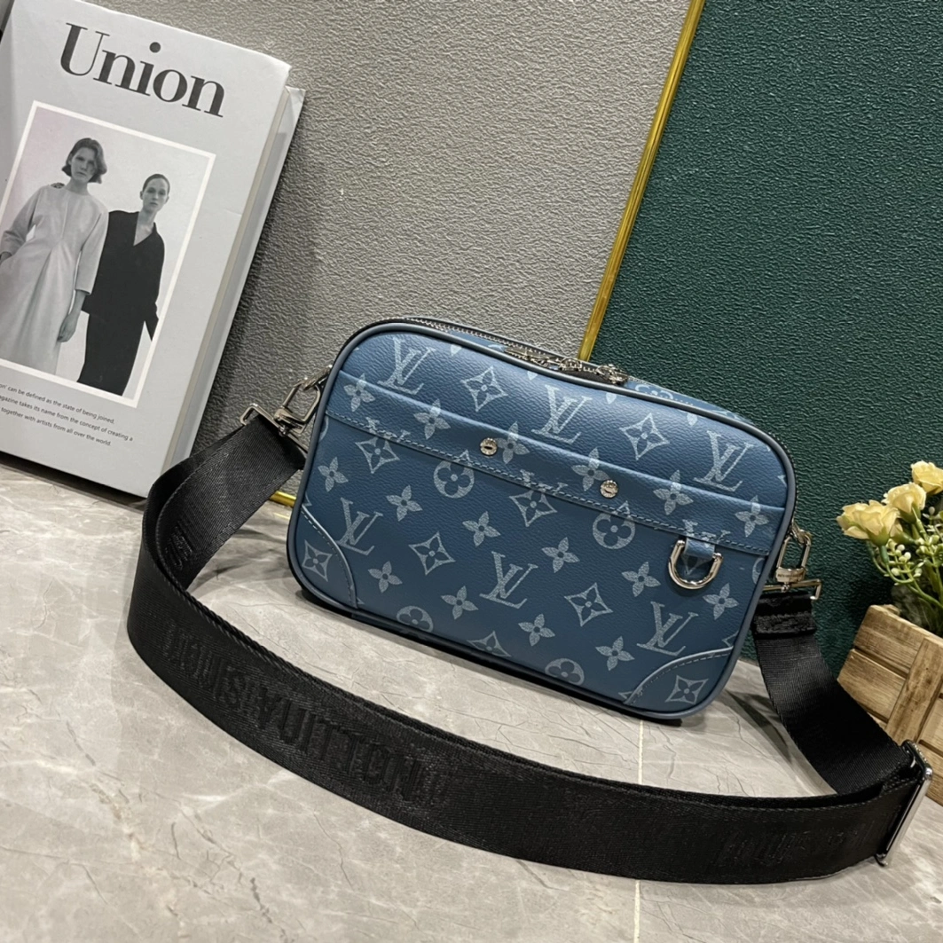 AllSeason 5203 Louis Vuitton AAA Man Messenger Bags