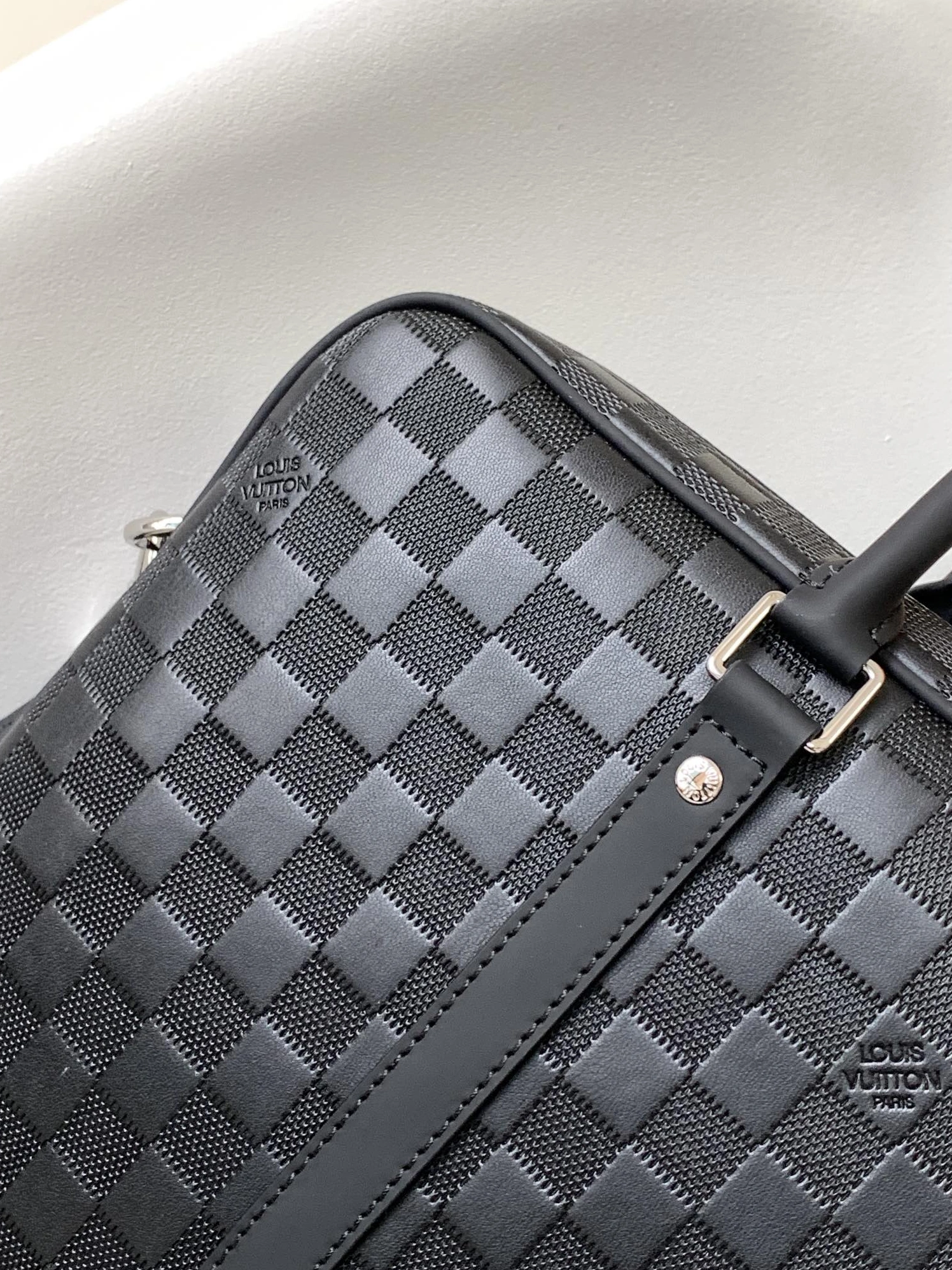 AllSeason 5228 Louis Vuitton AAA Man Handbags