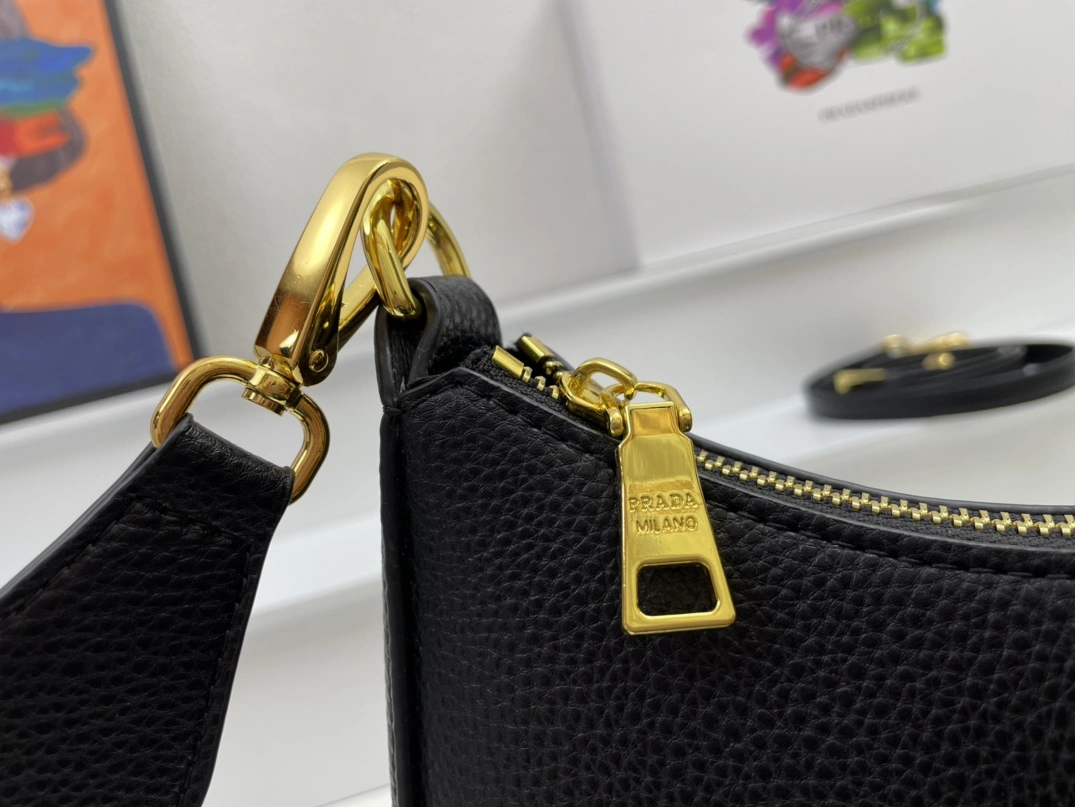 AllSeason 5944 Prada AAA Quality Messenger Bags For Women