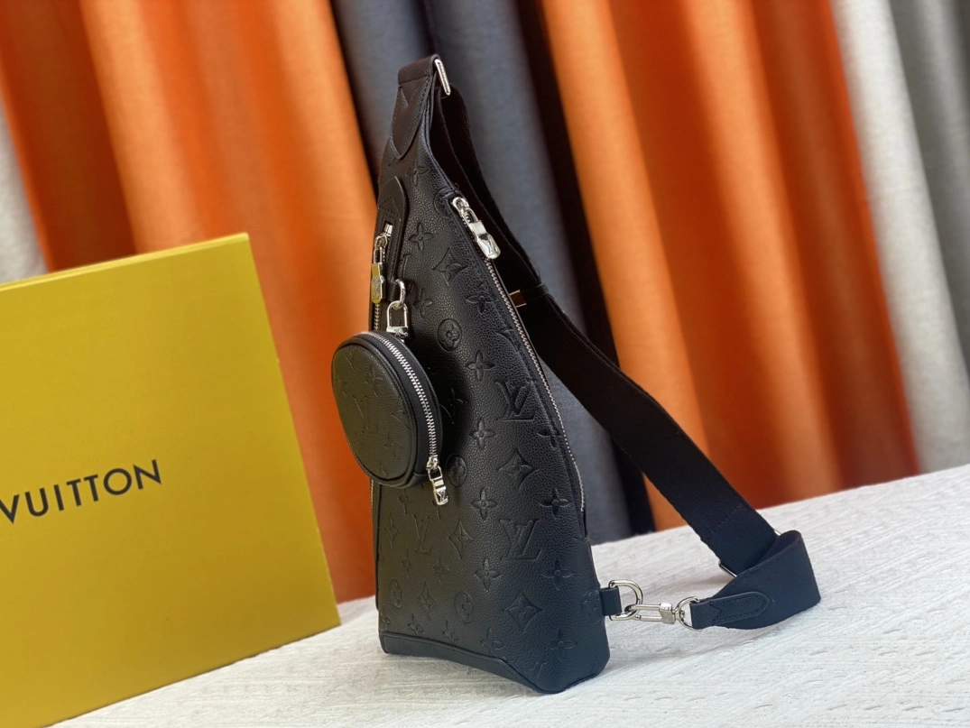 AllSeason 5949 Louis Vuitton AAA Man Messenger Bags