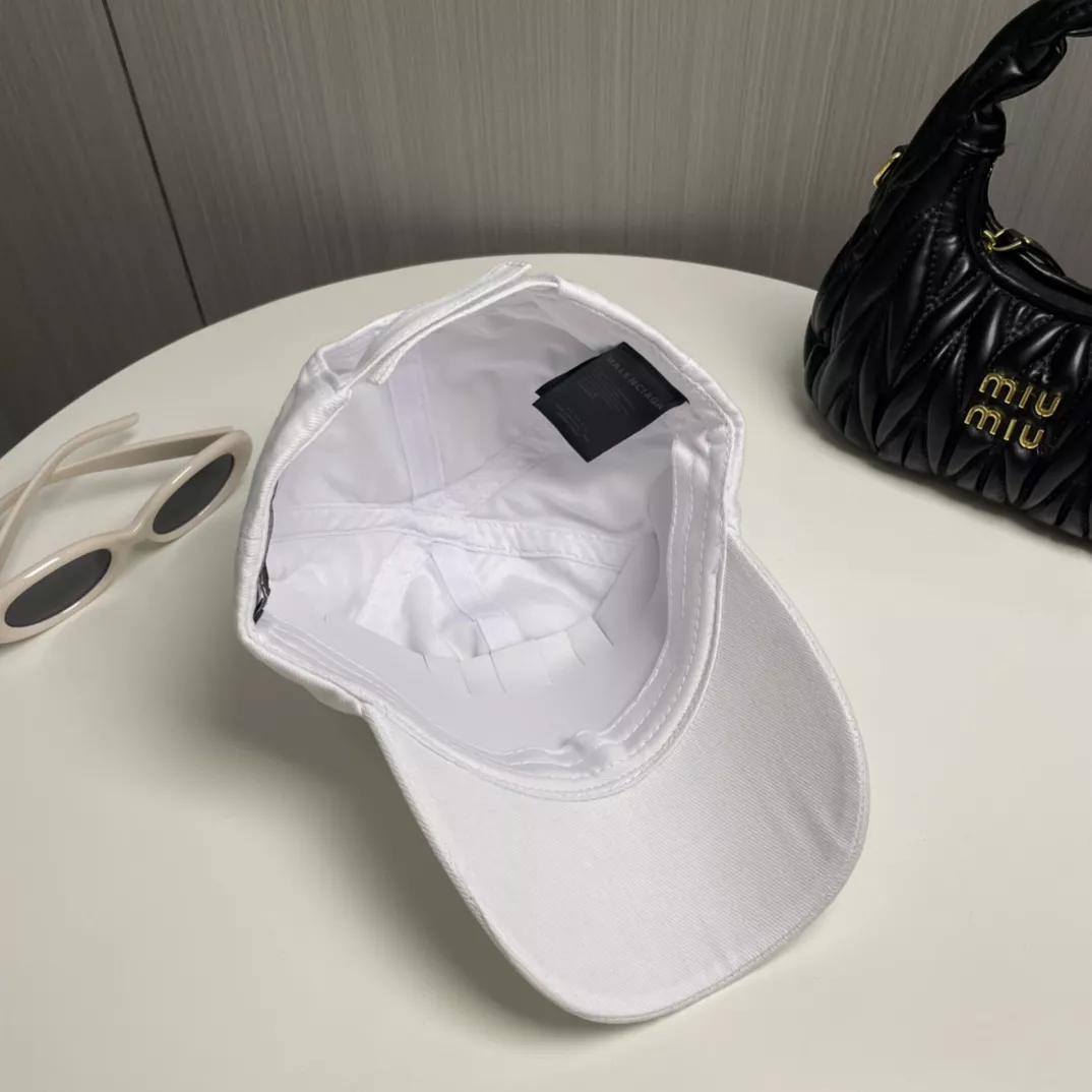 AllSeason 6313 Balenciaga Caps