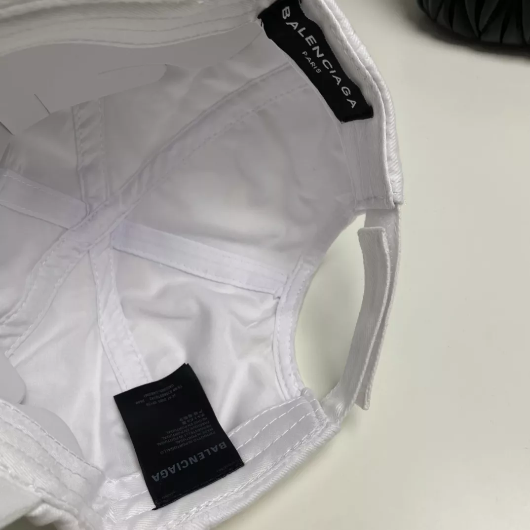 AllSeason 6313 Balenciaga Caps
