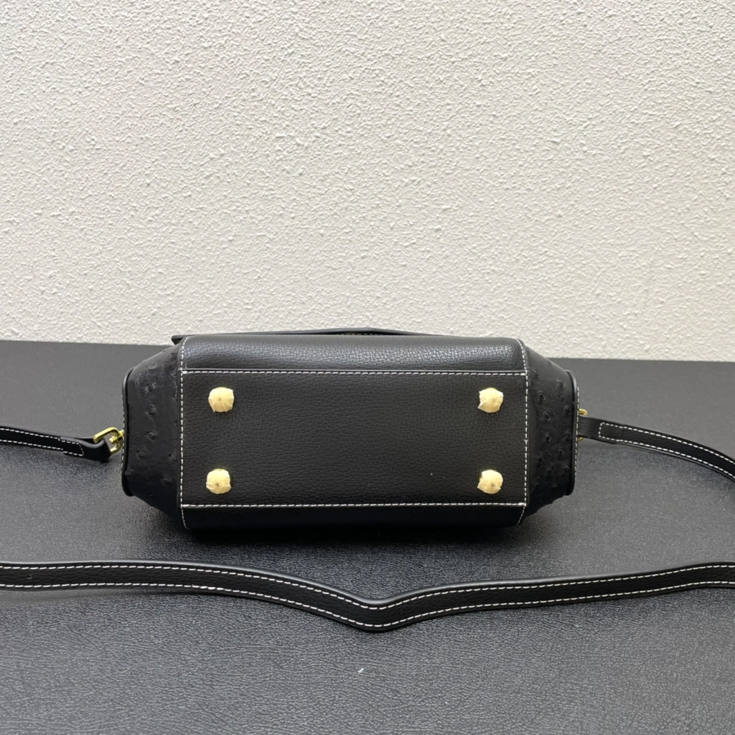 AllSeason 635 Prada AAA Quality Messenger Bags For Women