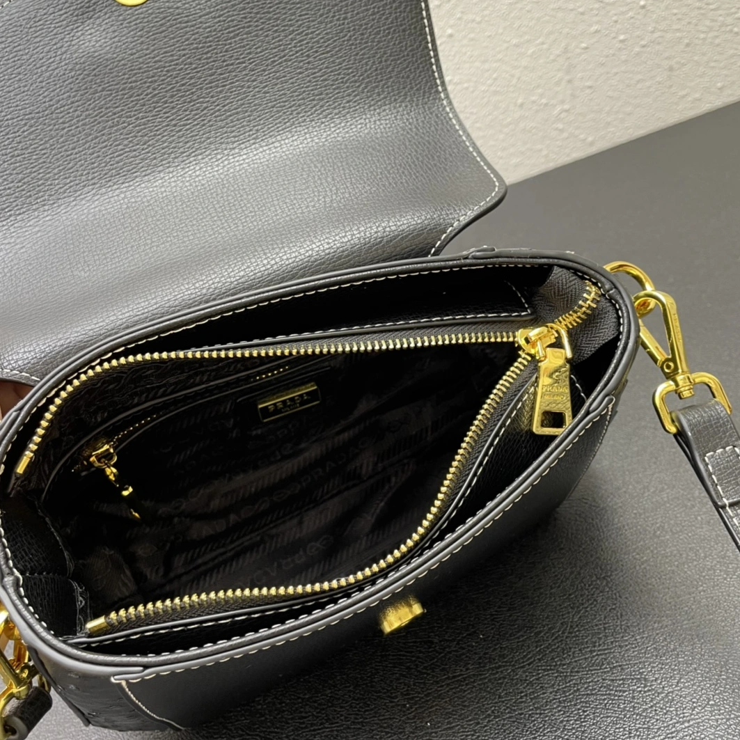 AllSeason 635 Prada AAA Quality Messenger Bags For Women