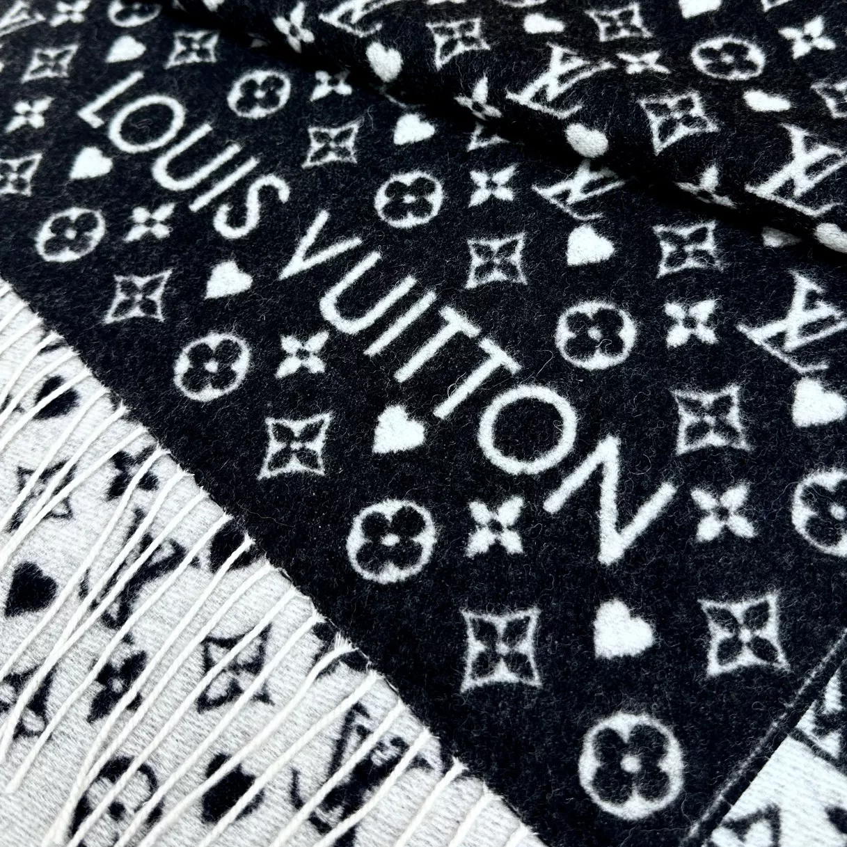 AllSeason 6961 Louis Vuitton Scarf For Unisex