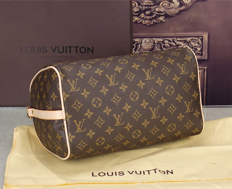 AllSeason 6970 Louis Vuitton LV Quality Messenger Bags