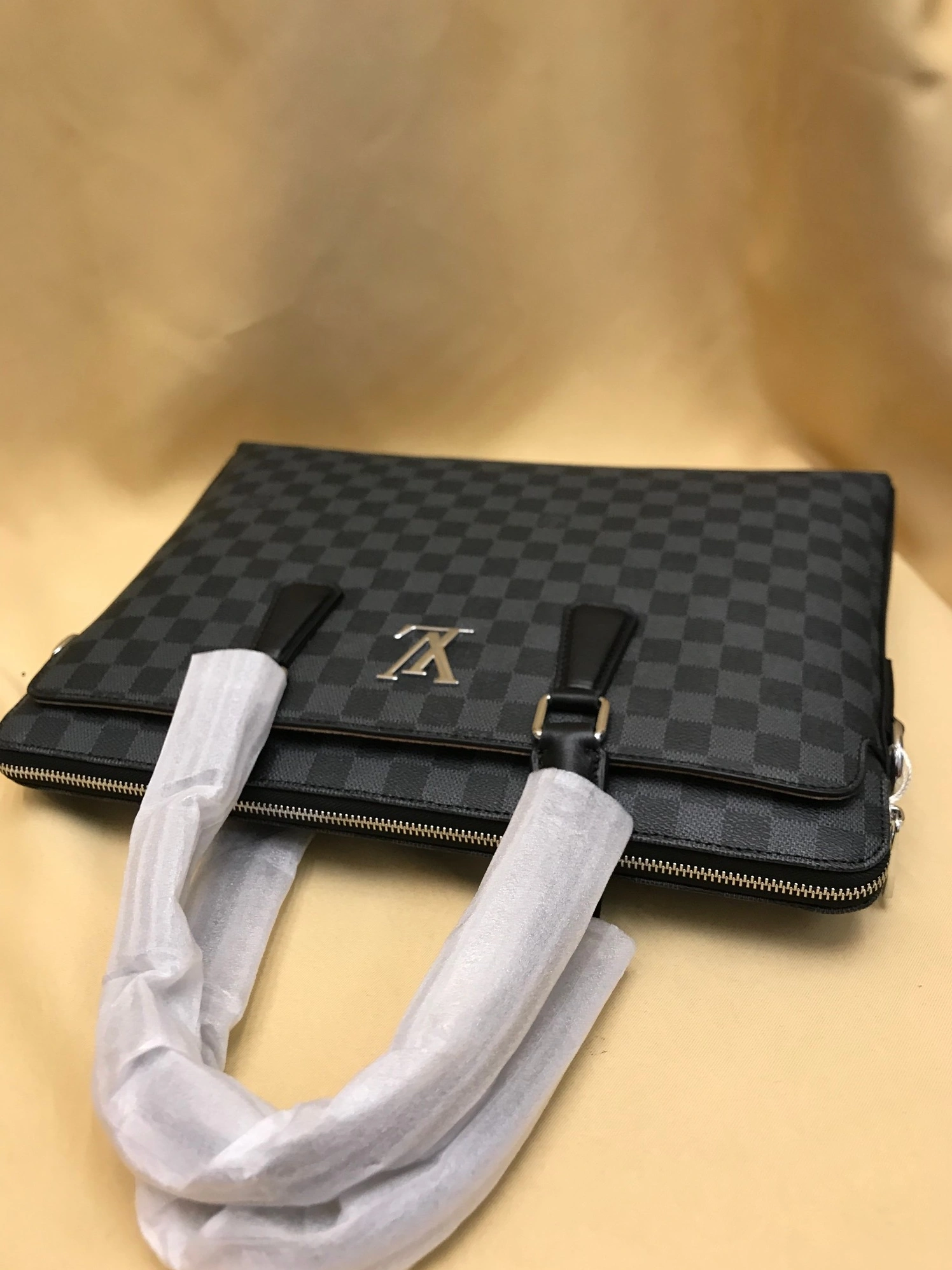 AllSeason 701 Louis Vuitton AAA Man Handbags