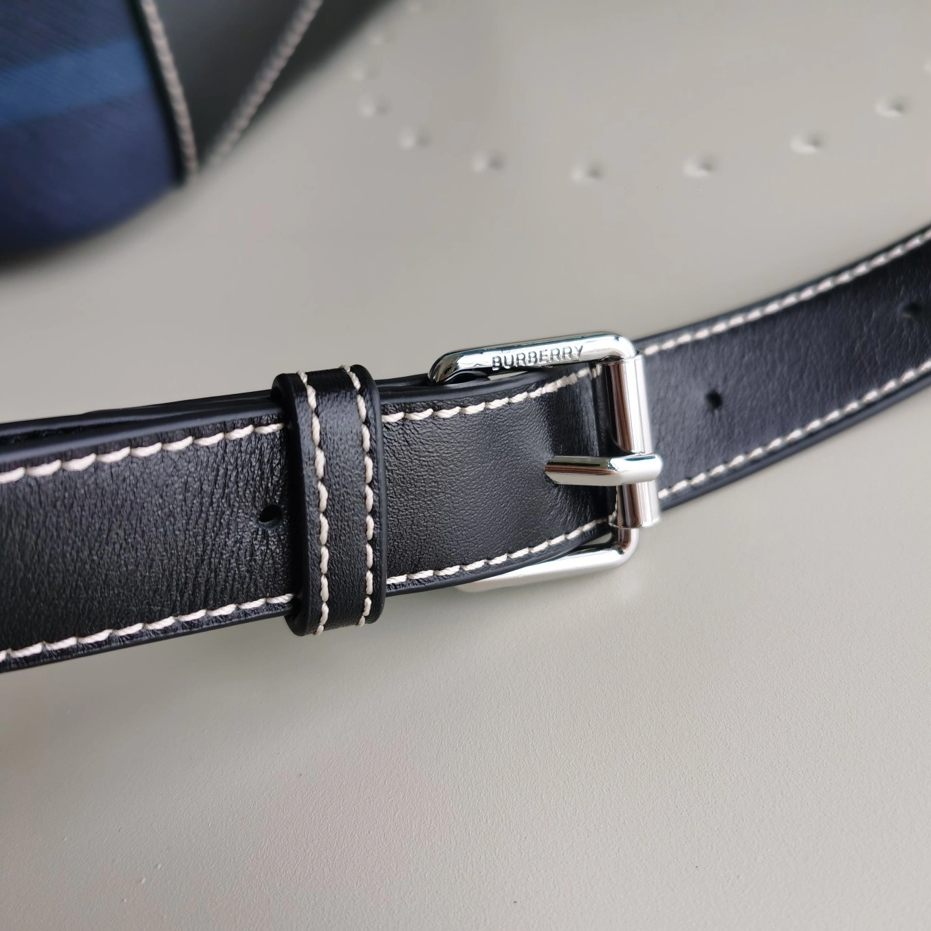 AllSeason 7235 Burberry AAA Man Messenger Bags