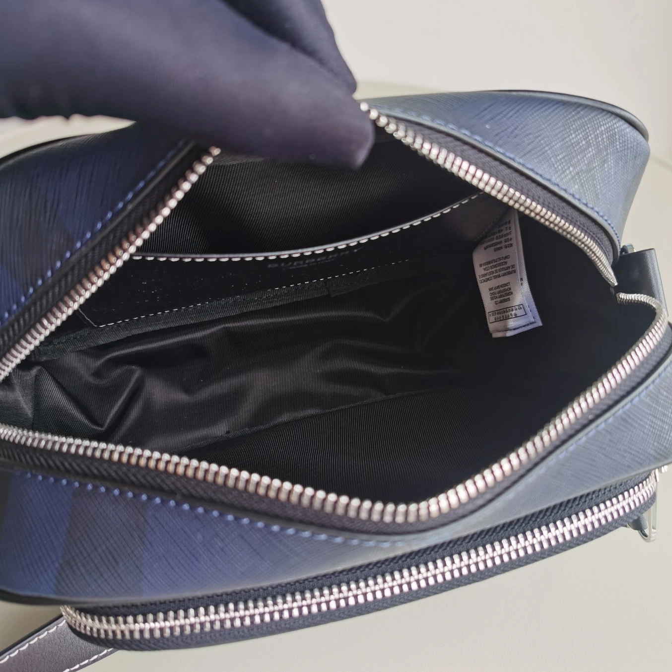 AllSeason 7235 Burberry AAA Man Messenger Bags