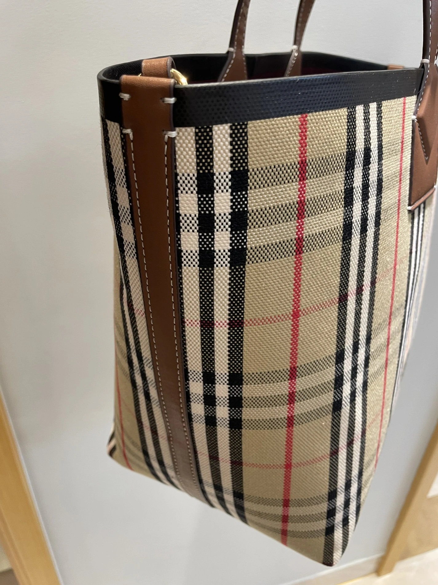AllSeason 733 Burberry AAA Quality Shoulder Bags For Women