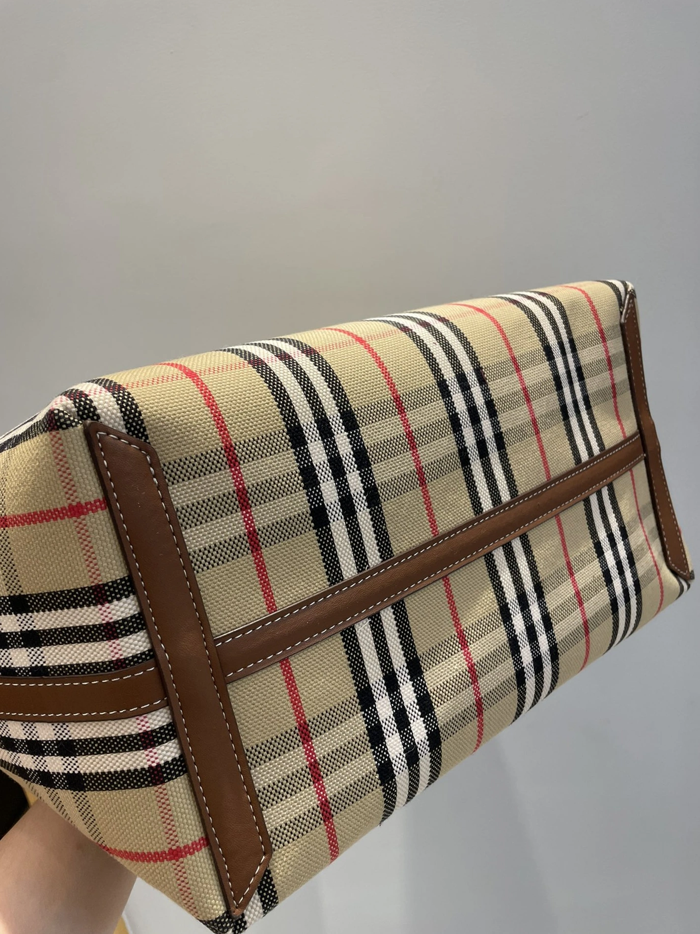 AllSeason 733 Burberry AAA Quality Shoulder Bags For Women