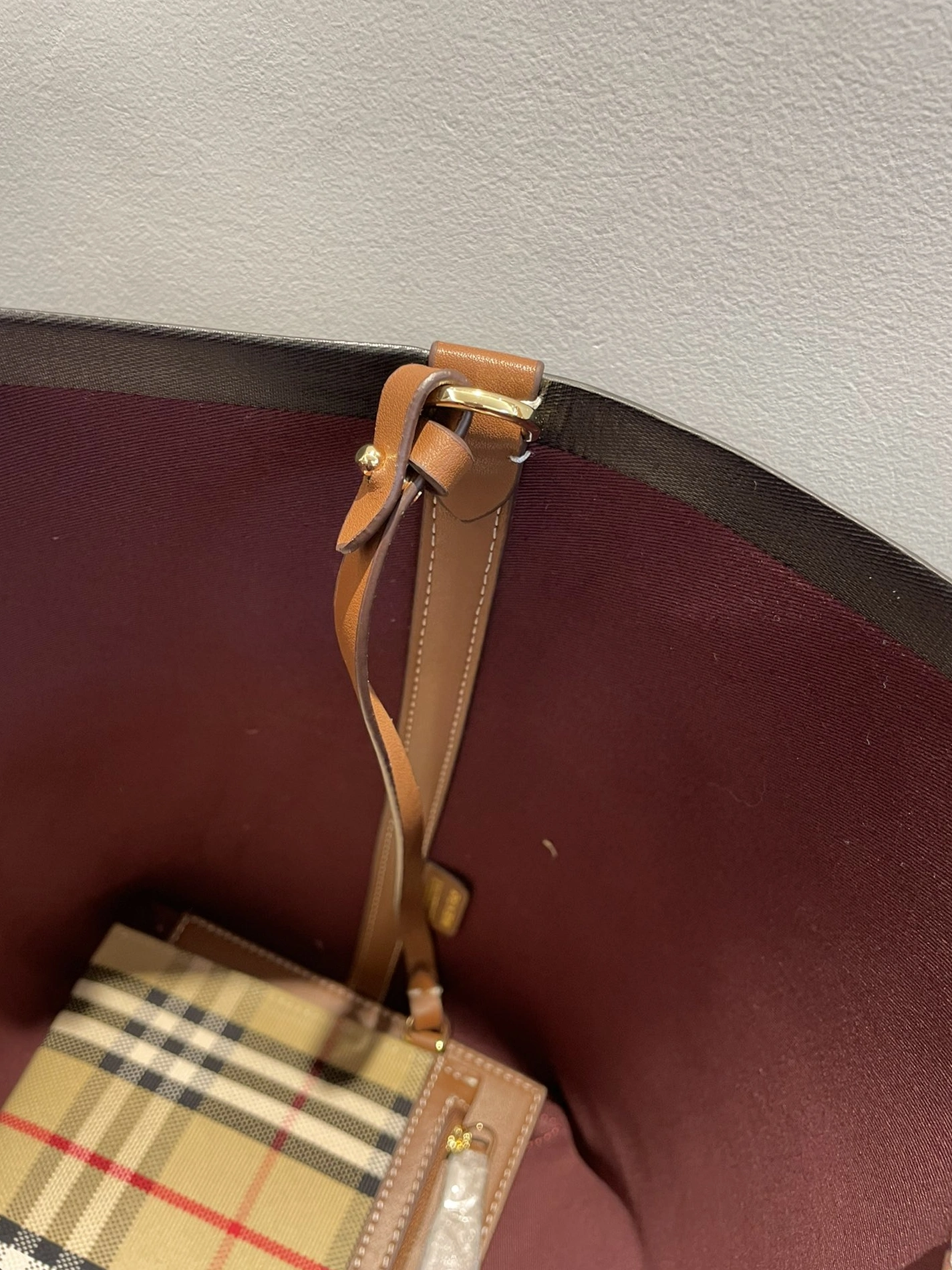 AllSeason 733 Burberry AAA Quality Shoulder Bags For Women