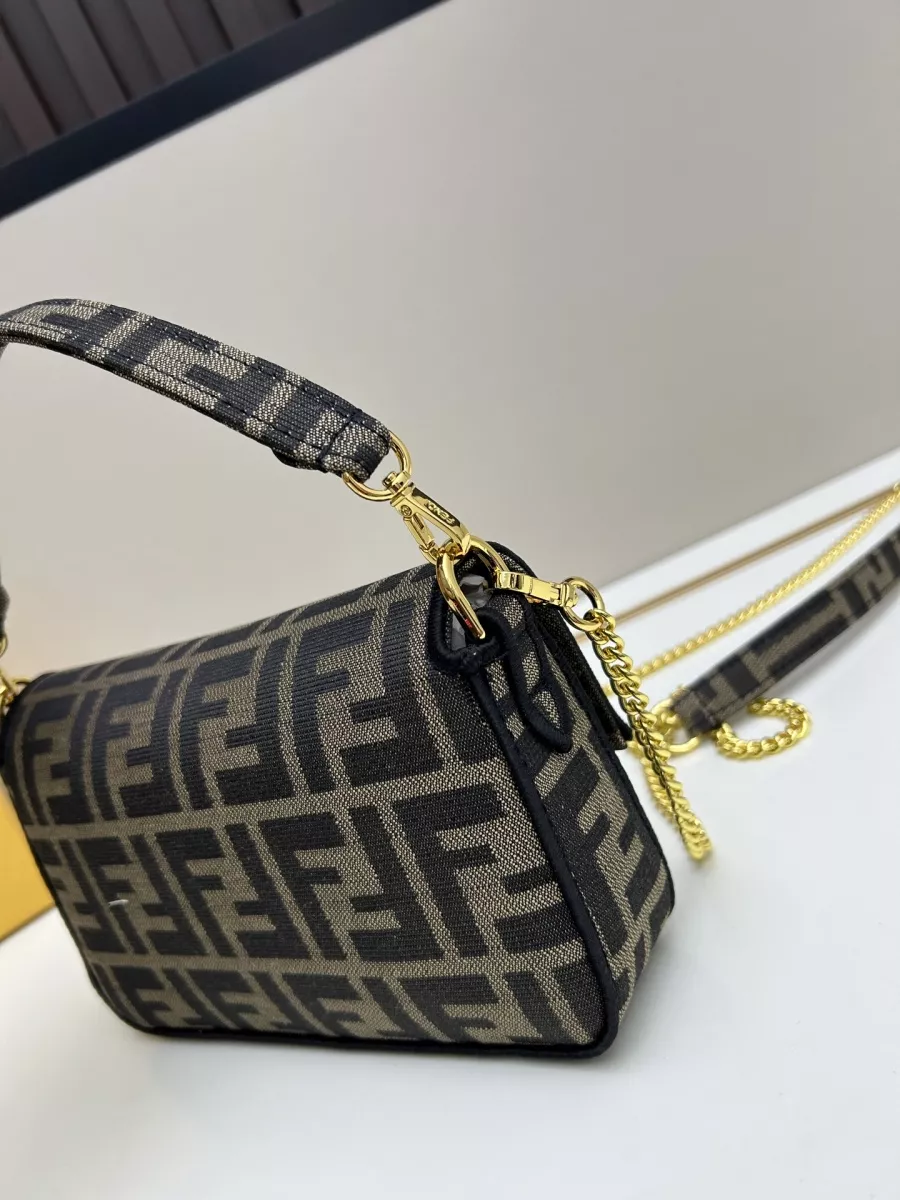 AllSeason 7830 Fendi AAA Quality Messenger Bags For Women