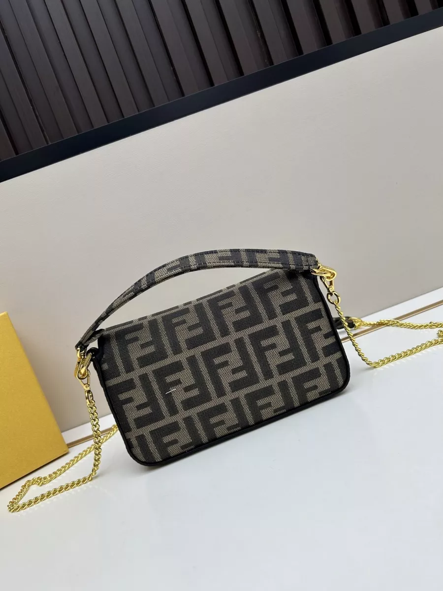 AllSeason 7830 Fendi AAA Quality Messenger Bags For Women