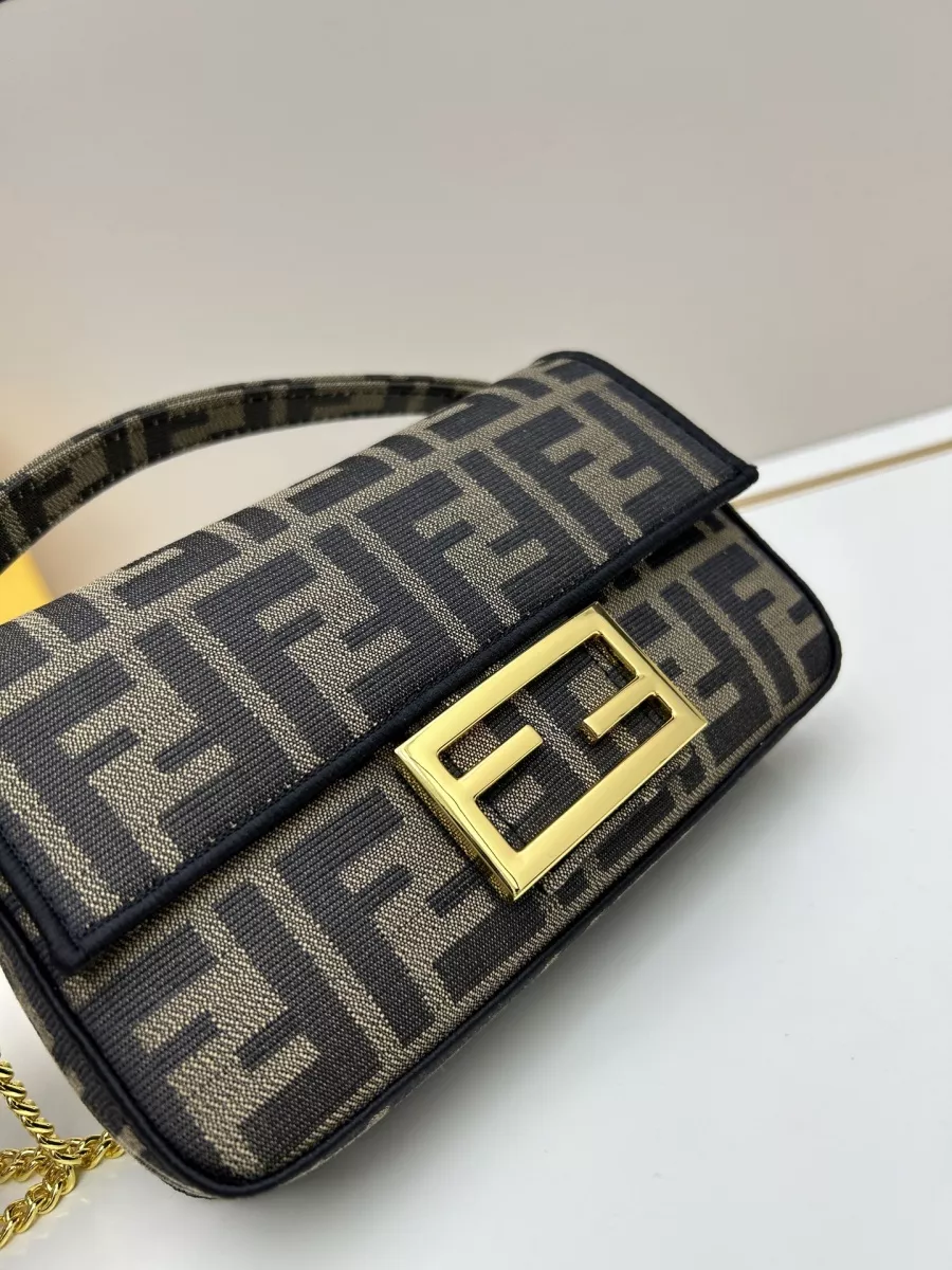 AllSeason 7830 Fendi AAA Quality Messenger Bags For Women