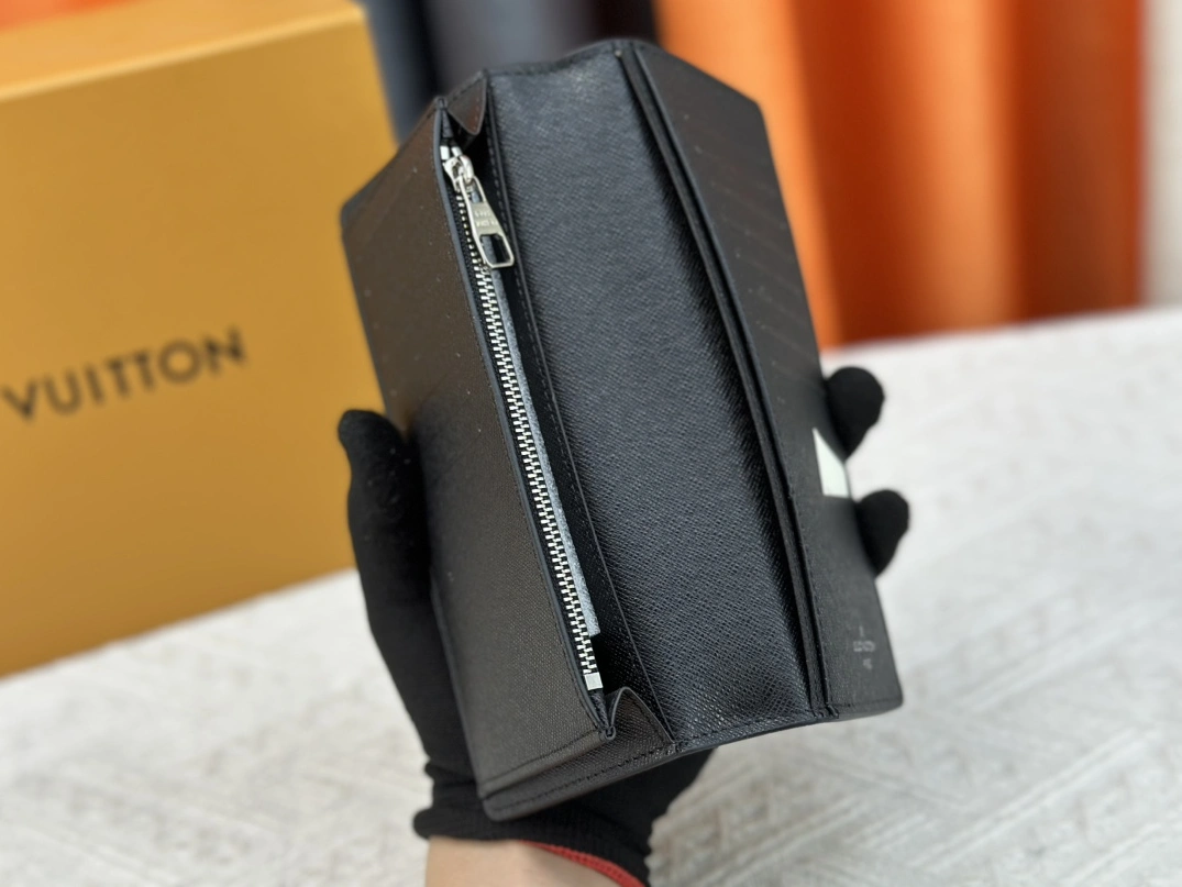 AllSeason 8132 Louis Vuitton LV Card Case For Unisex