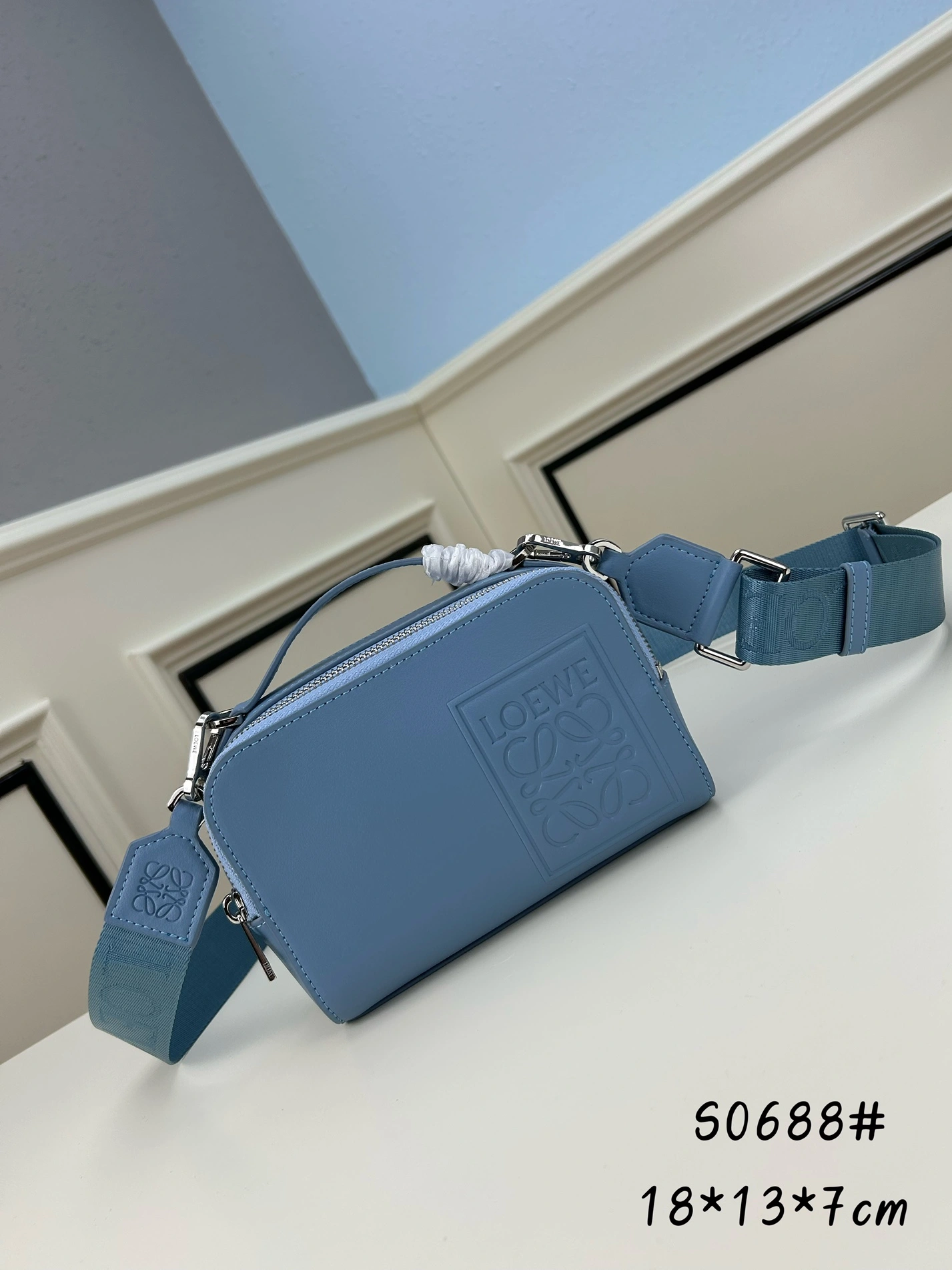 AllSeason 8236 LOEWE AAA Quality Messenger Bags For Women