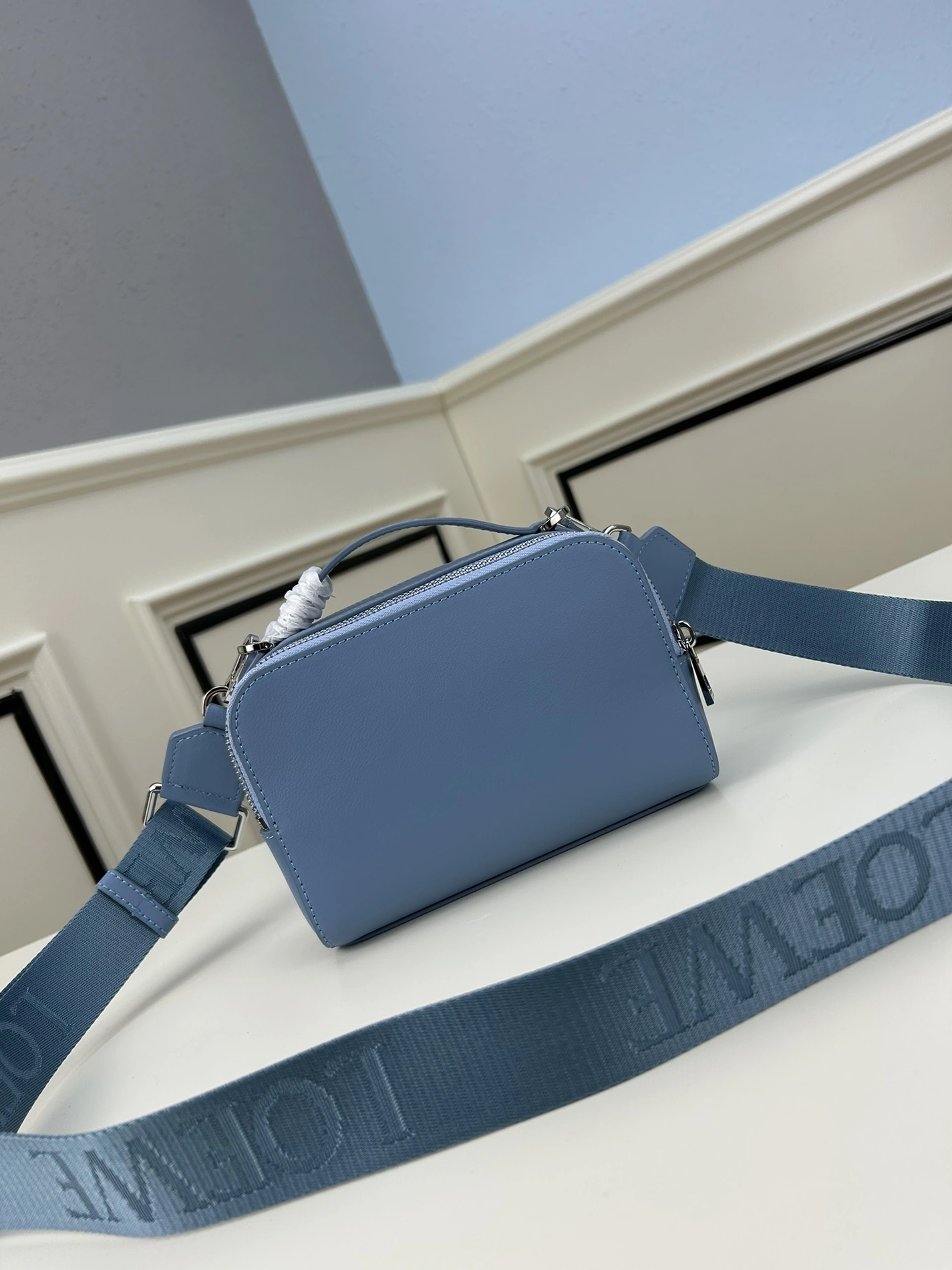 AllSeason 8236 LOEWE AAA Quality Messenger Bags For Women