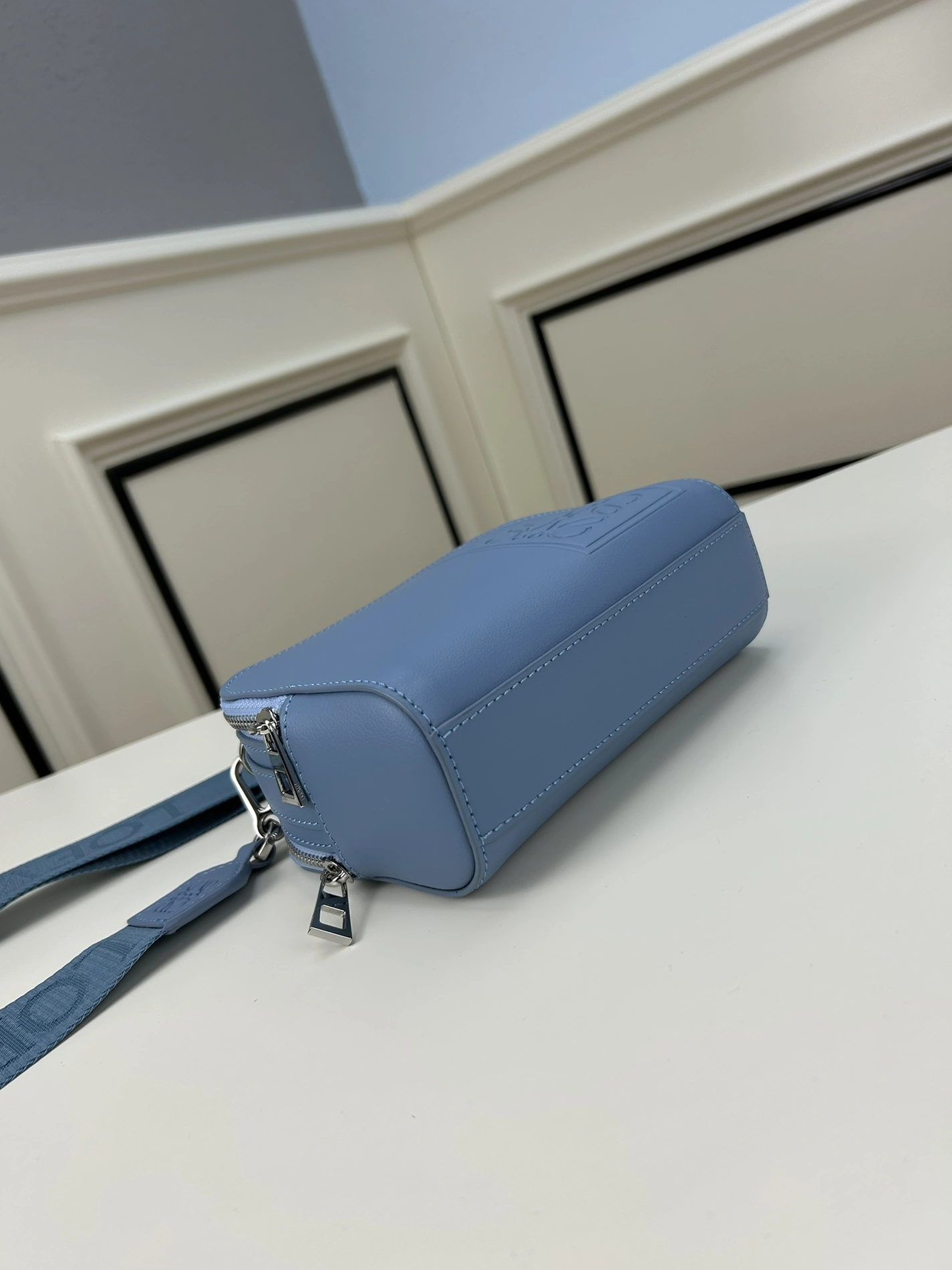 AllSeason 8236 LOEWE AAA Quality Messenger Bags For Women