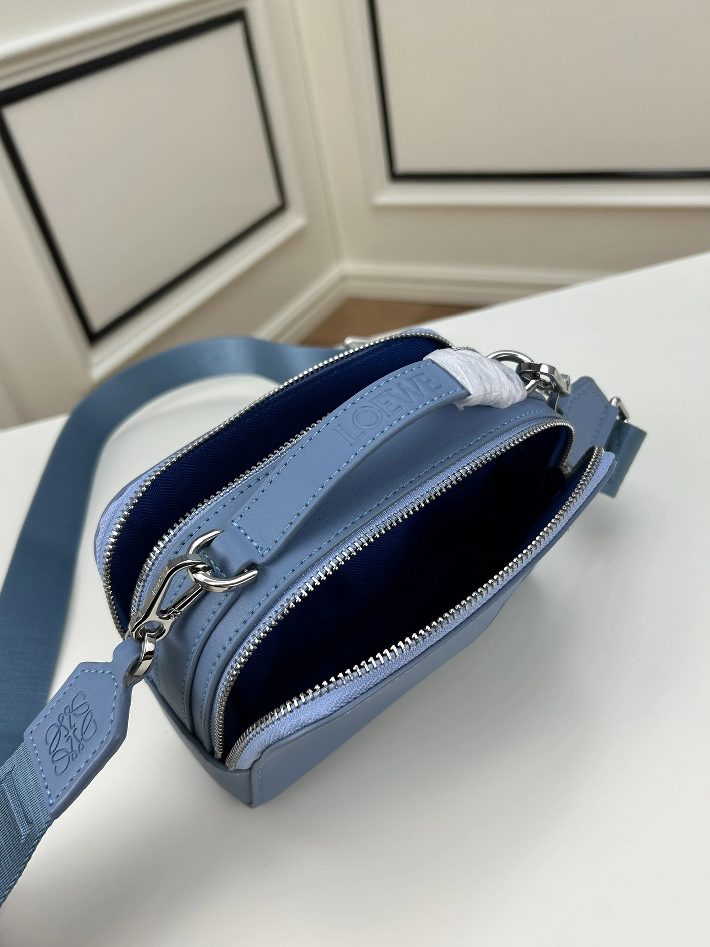 AllSeason 8236 LOEWE AAA Quality Messenger Bags For Women