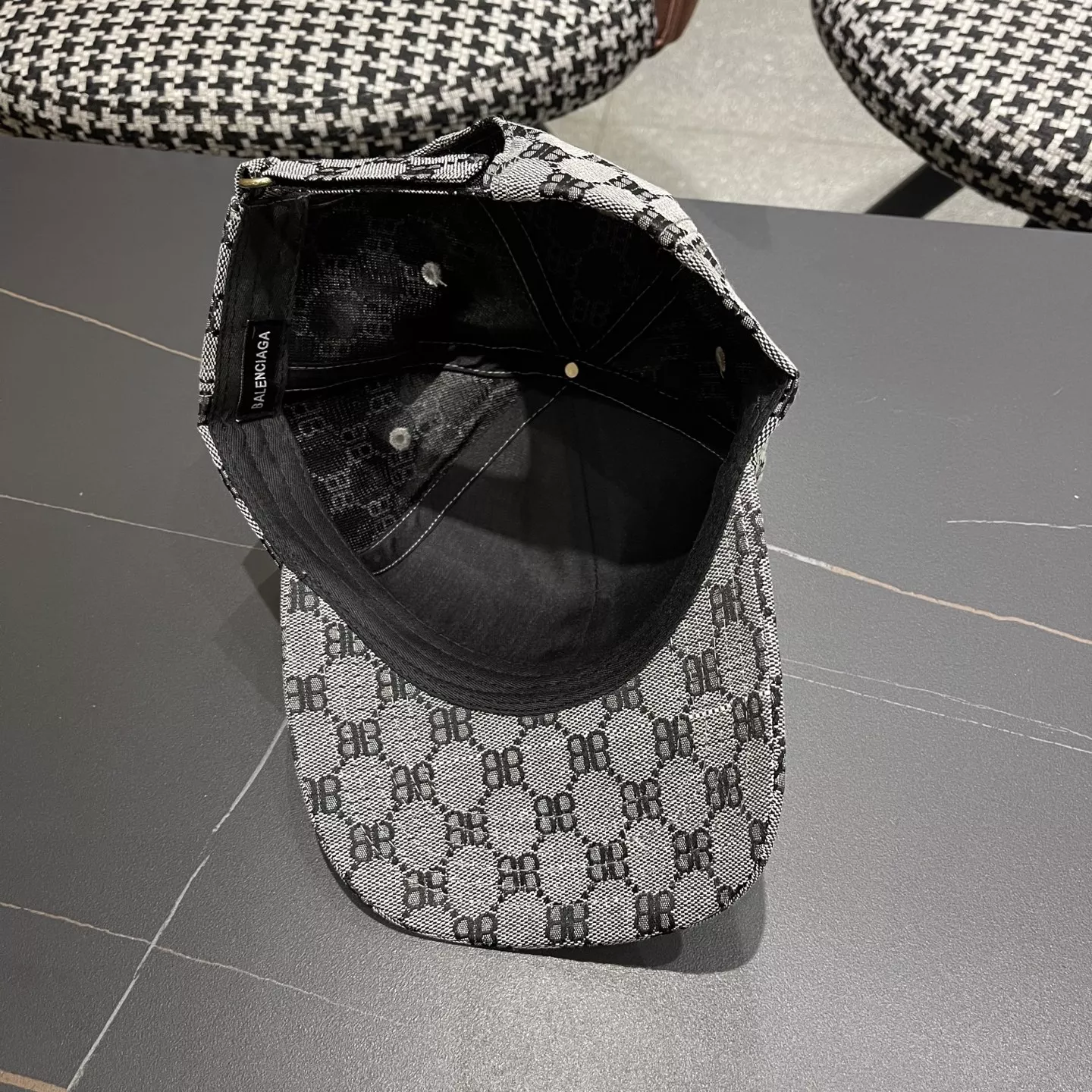 AllSeason 8543 Balenciaga Caps