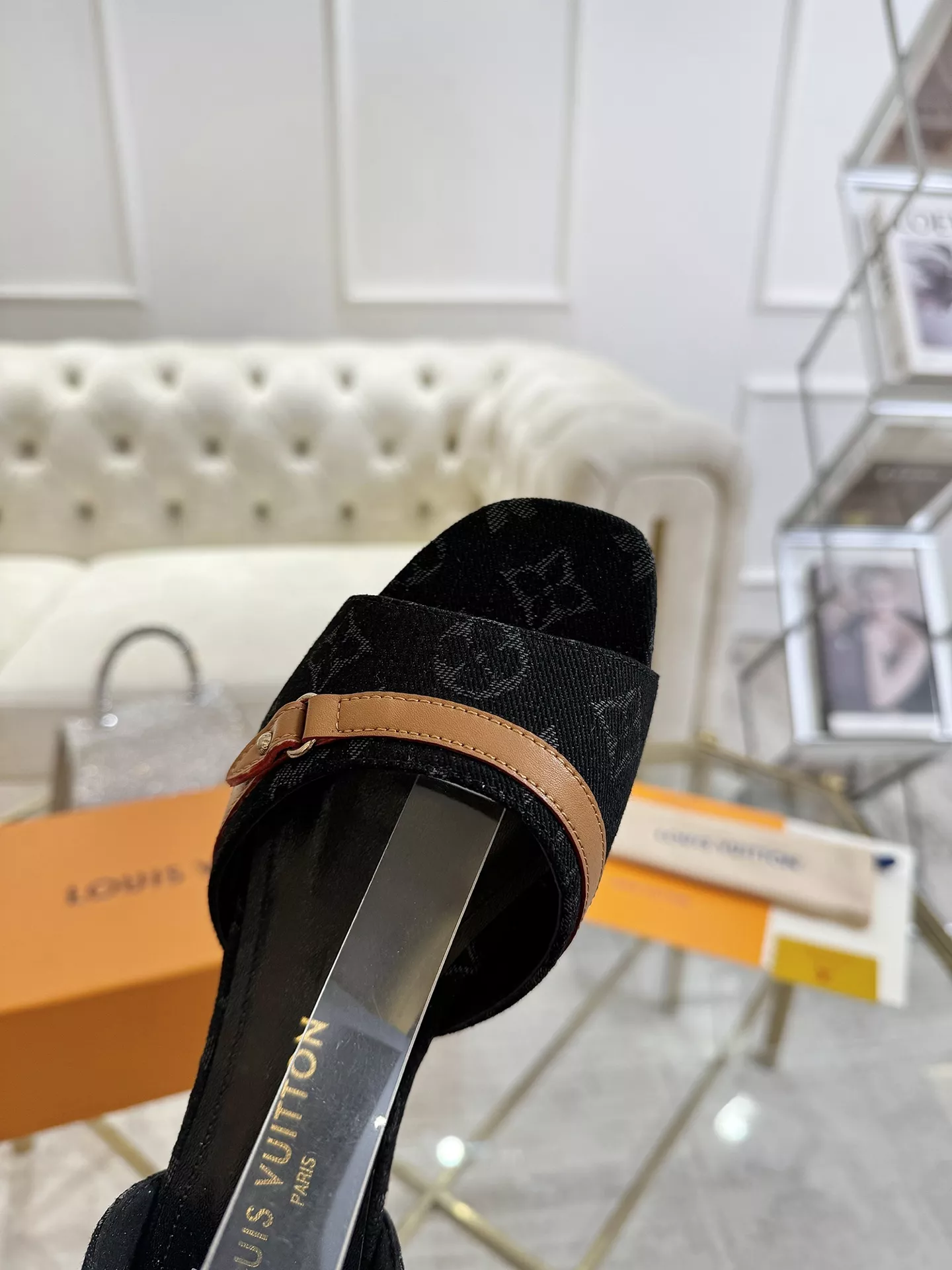 AllSeason 8603 Louis Vuitton Sandal For Women
