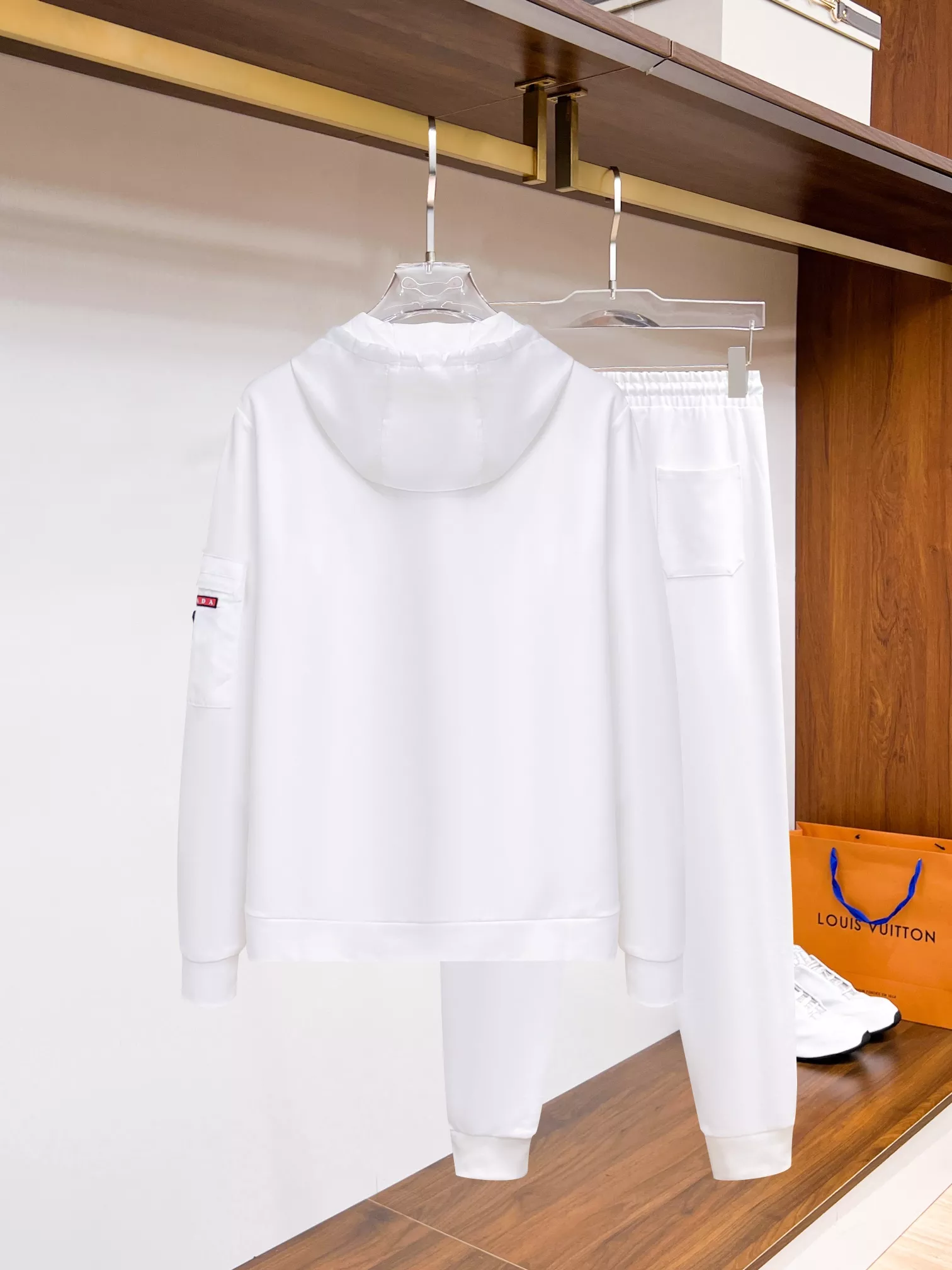 AllSeason 8623 Prada Tracksuits Long Sleeved For Men